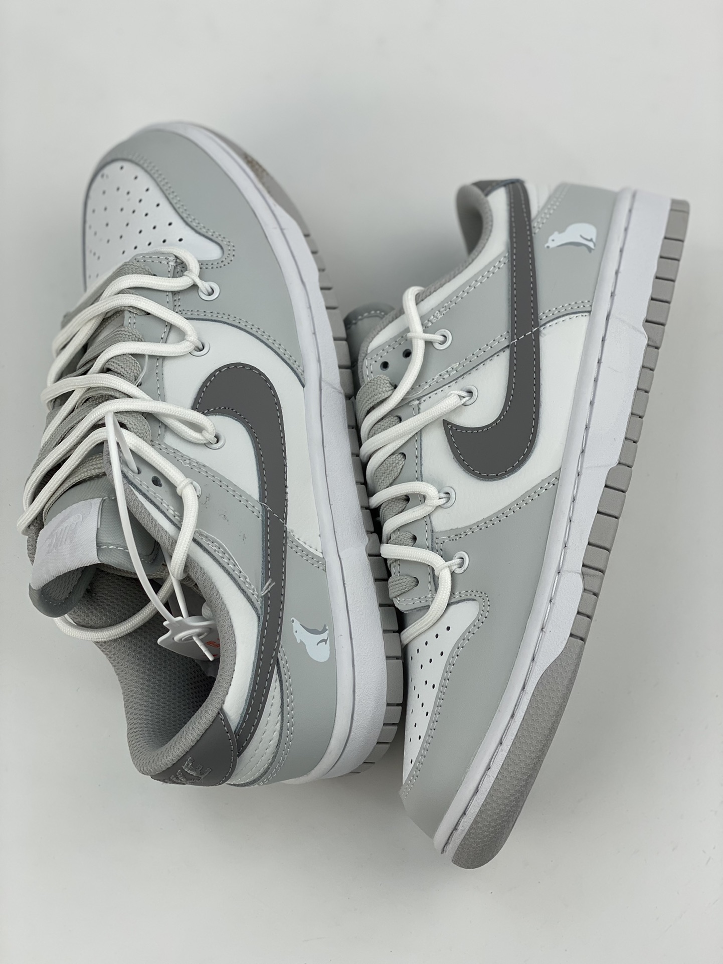 200 NIKE SB Dunk Low 灰白绑带 DJ6188-003
