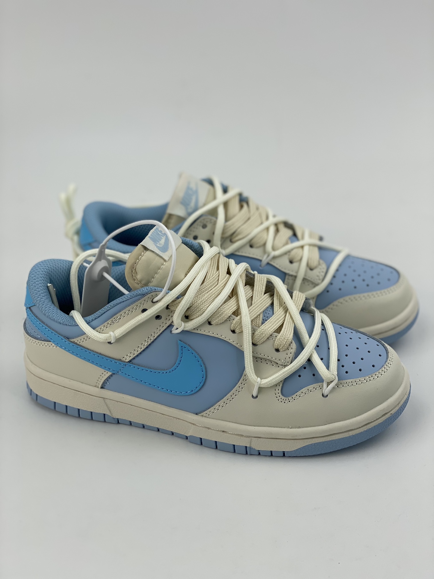 200 NIKE SB Dunk Low 三色绑带