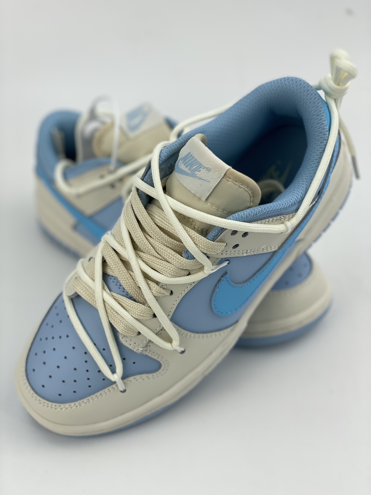 200 NIKE SB Dunk Low 三色绑带
