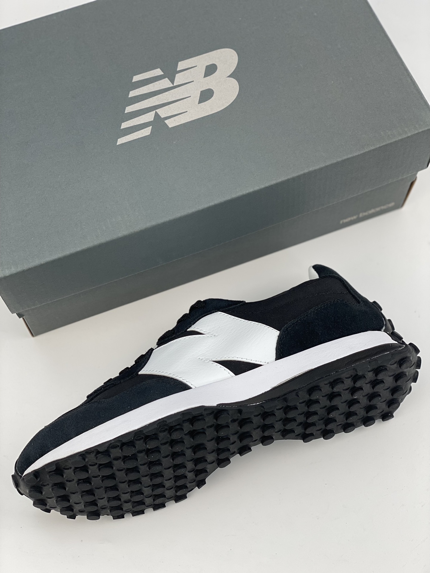 150 New Balance MS327系列 复古休闲运动慢跑鞋  MS327BW1