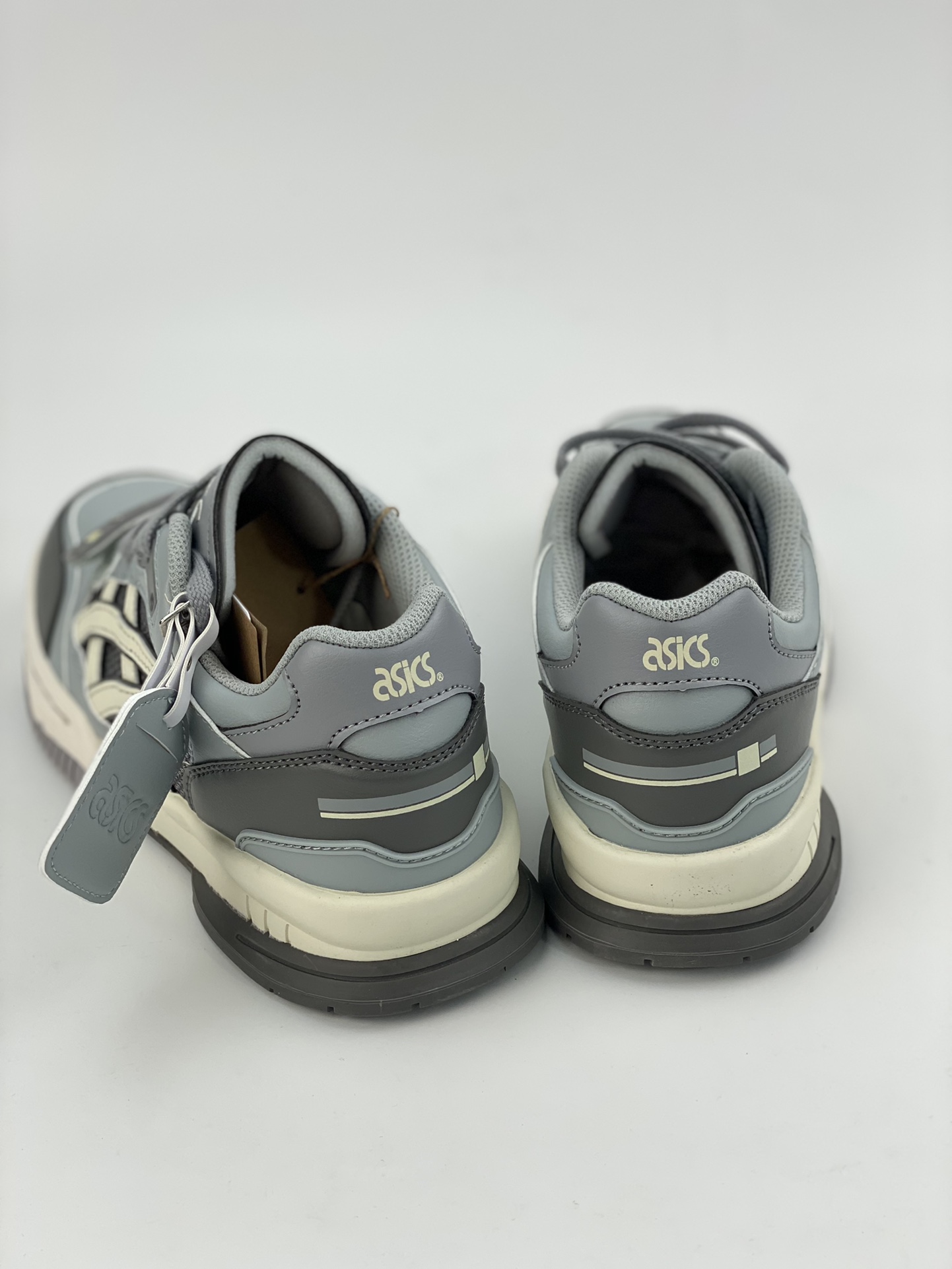 180 Asics Gel Spotlyte low V2 潮流耐磨低帮复古篮球鞋 1203A258-021