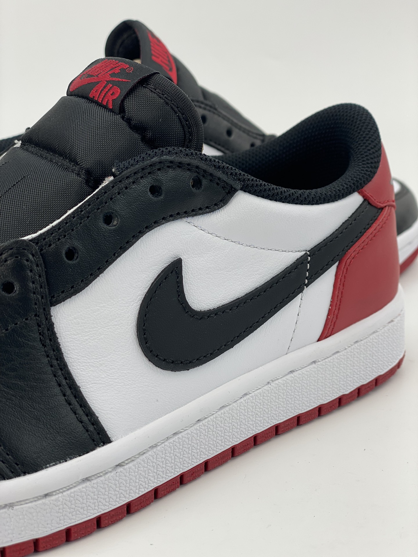 320  Air Jordan 1 Low OG ”Black Toe” OG黑红脚趾 CZ0790-106