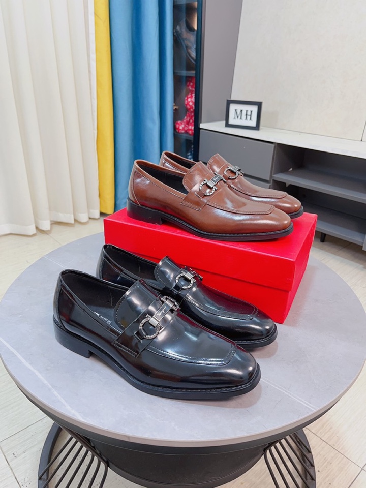 The ex-factory price is all cow leather [Ferragamoo] Ferragamo's latest men's slip-on business leath