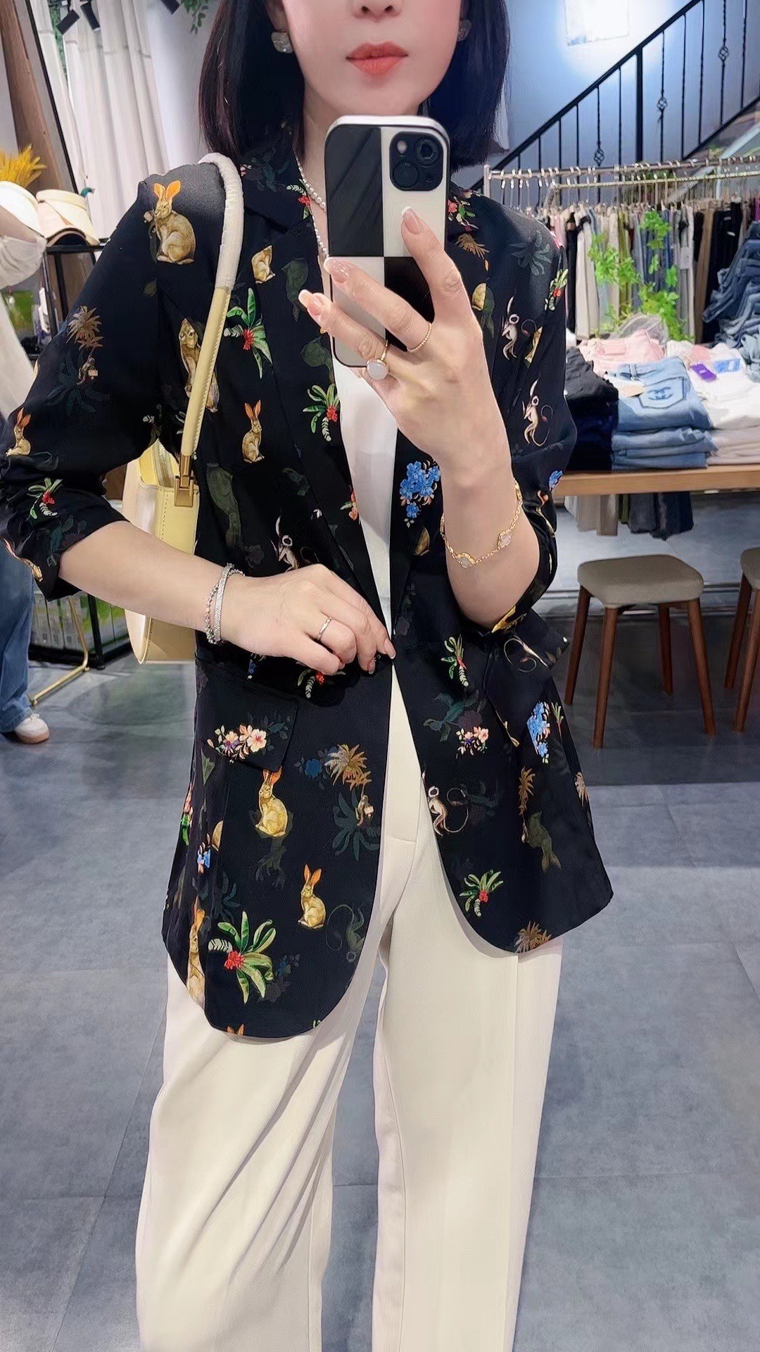“High-End Quality Women’s Suit with DGS Packaging and Assurance in Various Sizes”