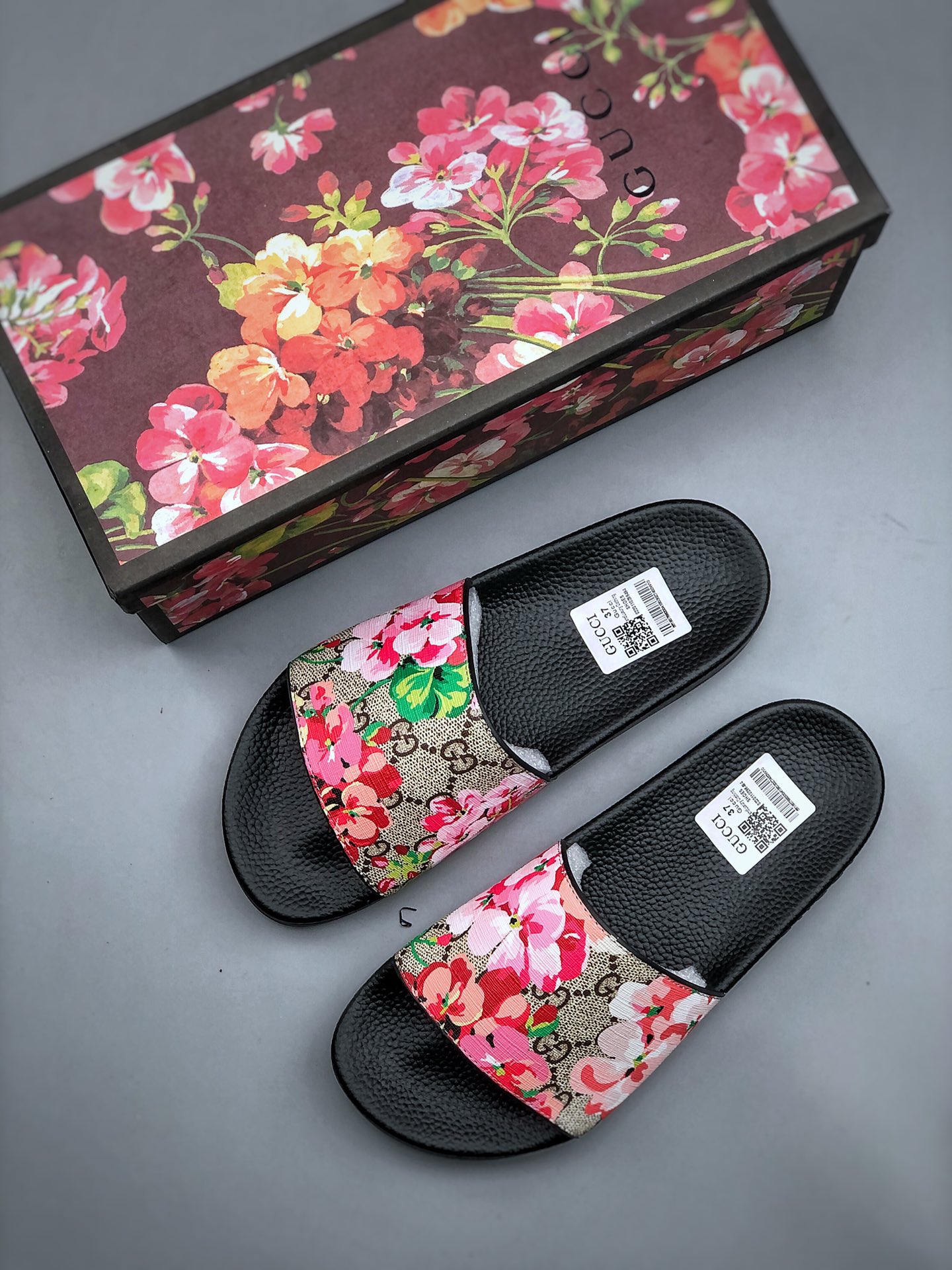 Gucci Leather slide with bow Beach leather flip flops high-end slippers