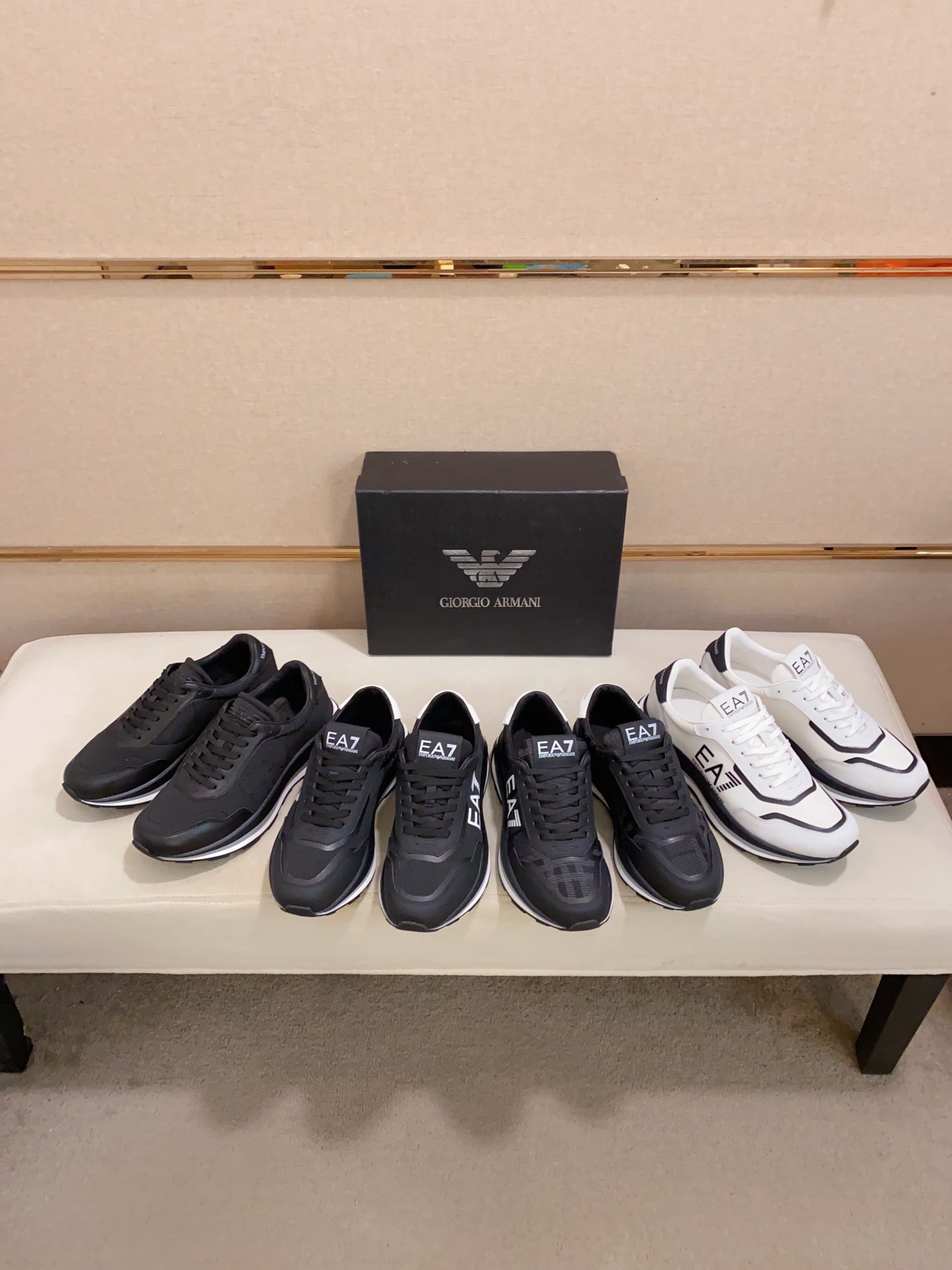 Precio de fábrica: 270Armani (Armani) sitio web sincronizado con los últimos modelos de la parte sup