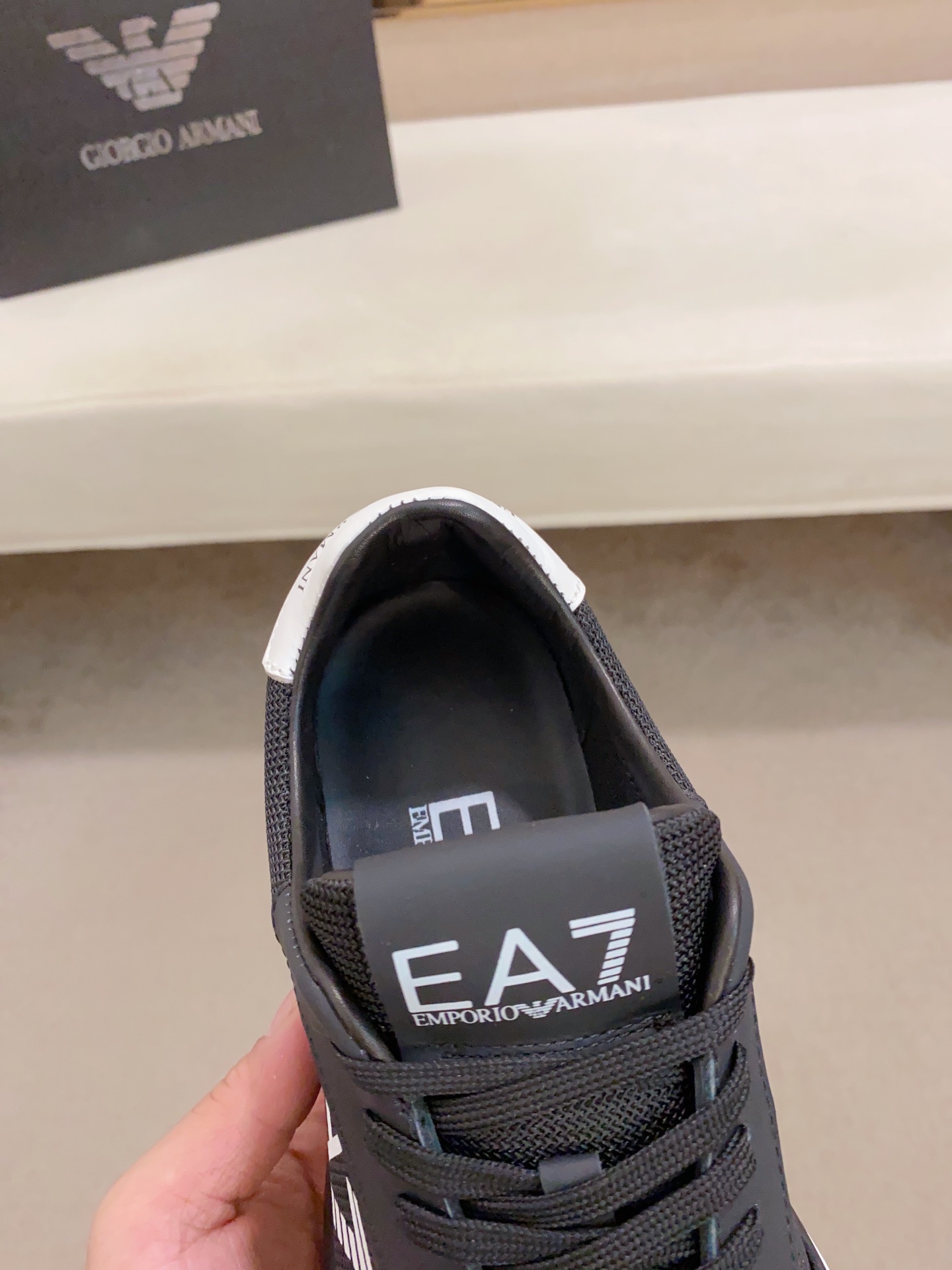 Precio de fábrica: 270Armani (Armani) sitio web sincronizado con los últimos modelos de la parte sup
