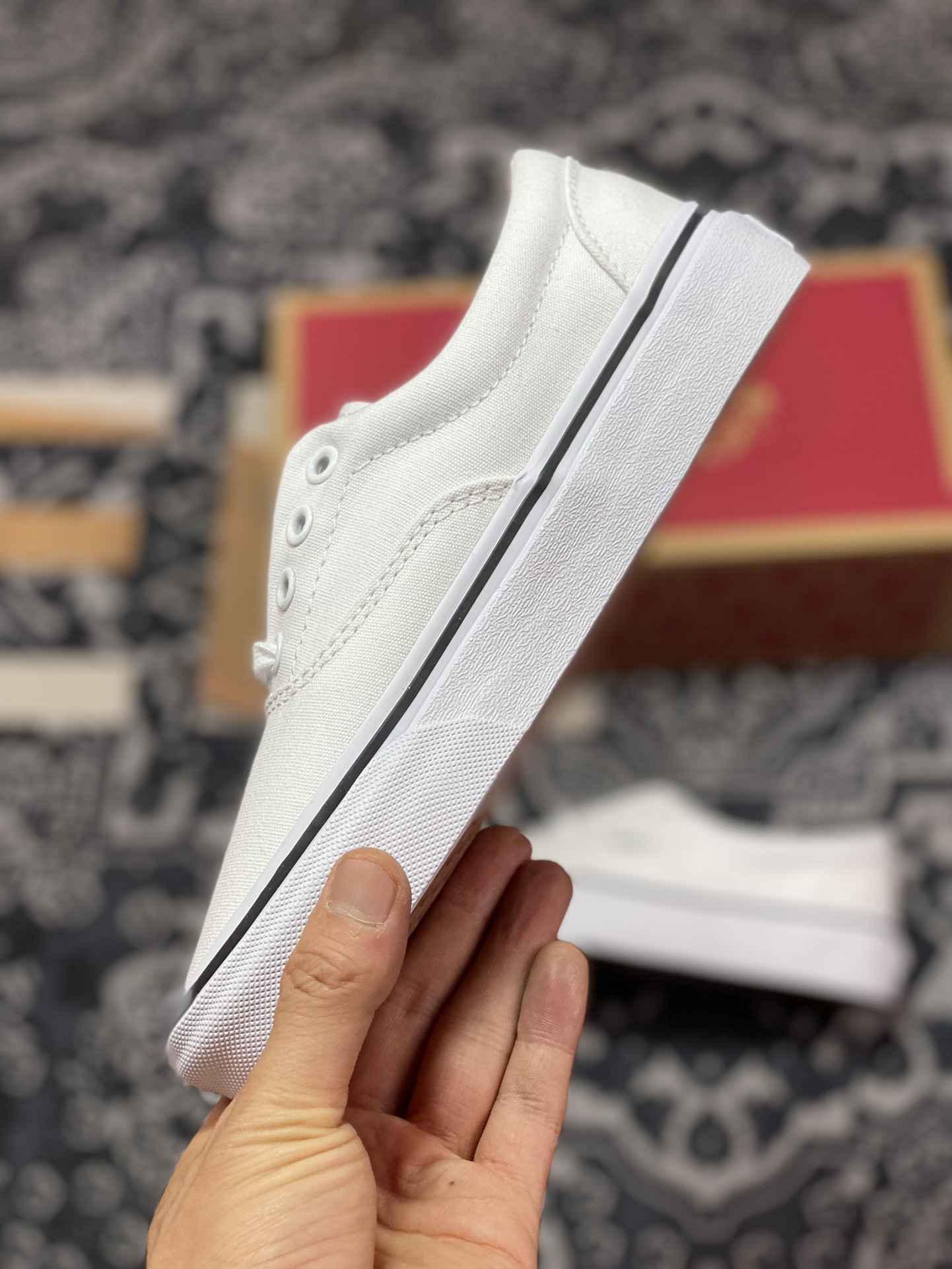 Vans Era classic pure white Vans official classic Era shoe style with white body