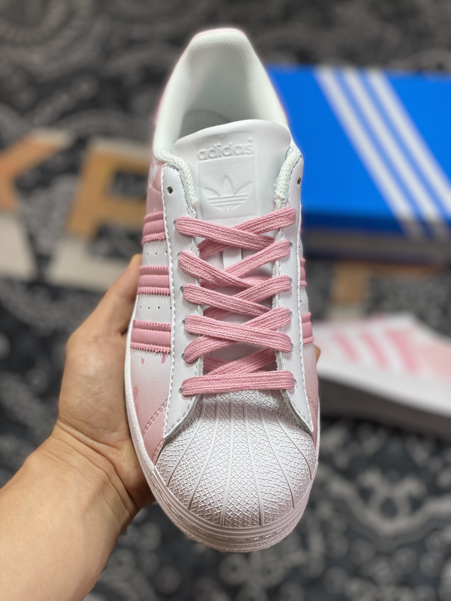 Originals Superstar Classic Shell Toe Series Low-Top Sneakers ”Leather White Gradient Pink Sakura Petals” EG4960