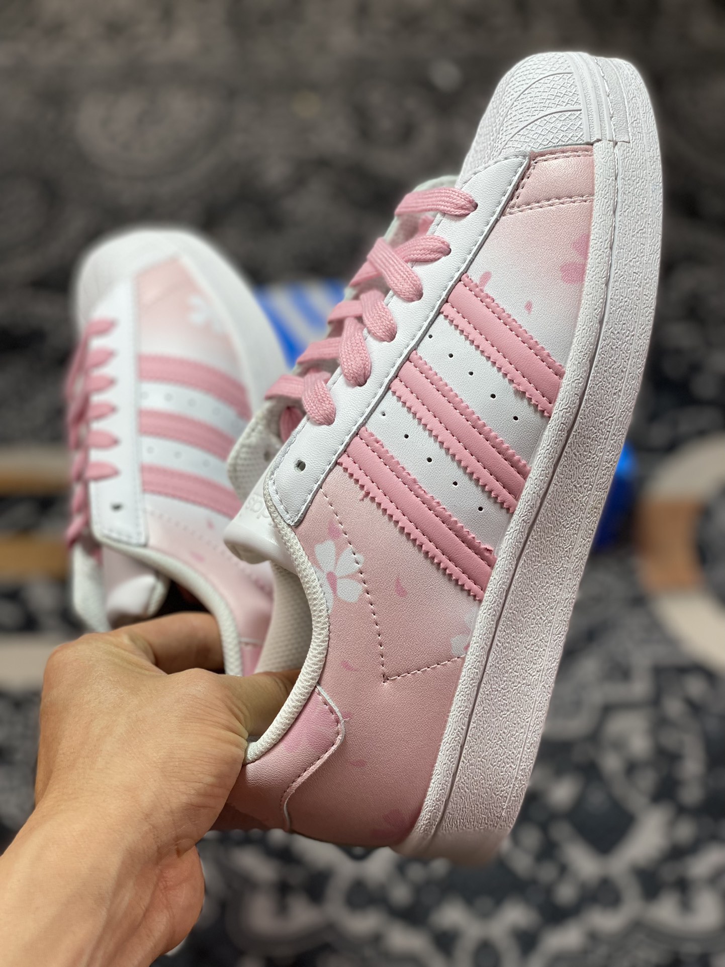 Originals Superstar Classic Shell Toe Series Low-Top Sneakers ”Leather White Gradient Pink Sakura Petals” EG4960