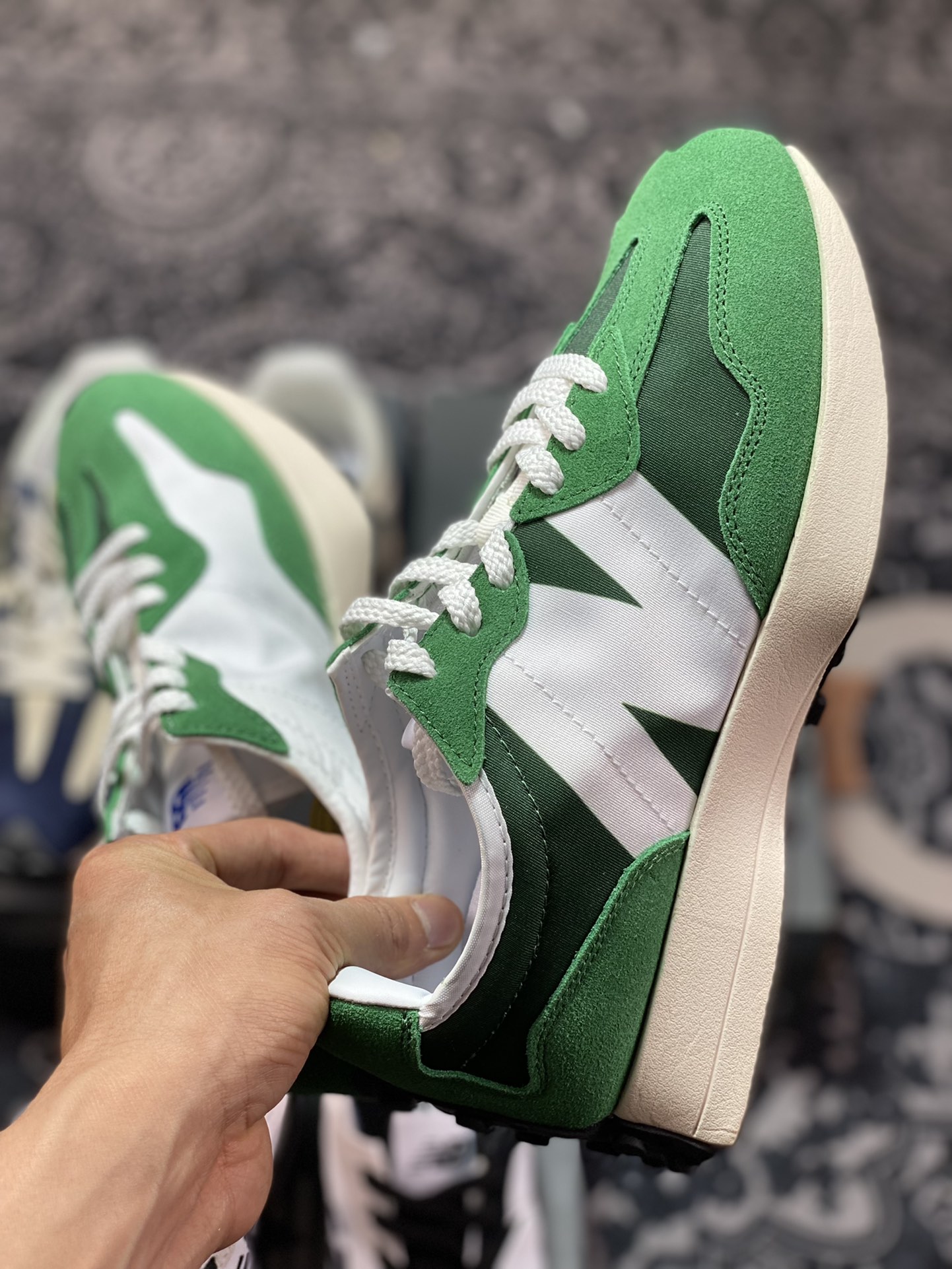 New Balance MS327 series low-top retro casual sports jogging shoes ”Yin Yang Mandarin Duck Campus Green and White” MS327LG1