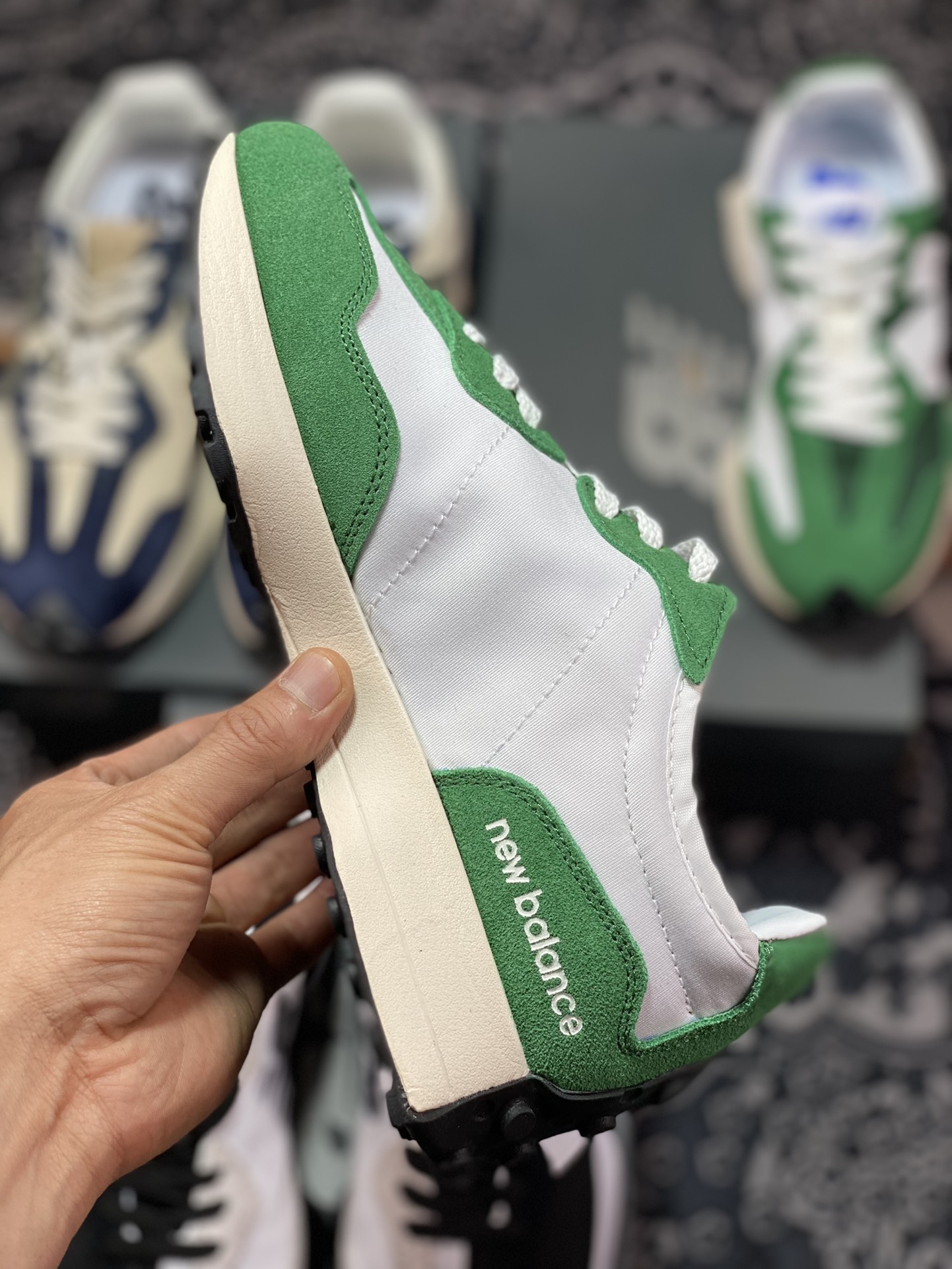 New Balance MS327 series low-top retro casual sports jogging shoes ”Yin Yang Mandarin Duck Campus Green and White” MS327LG1