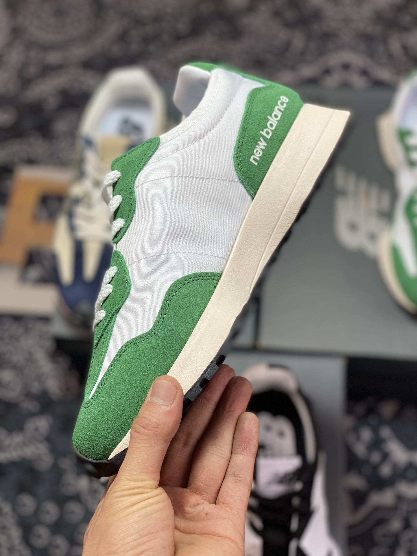 New Balance MS327 series low-top retro casual sports jogging shoes ”Yin Yang Mandarin Duck Campus Green and White” MS327LG1