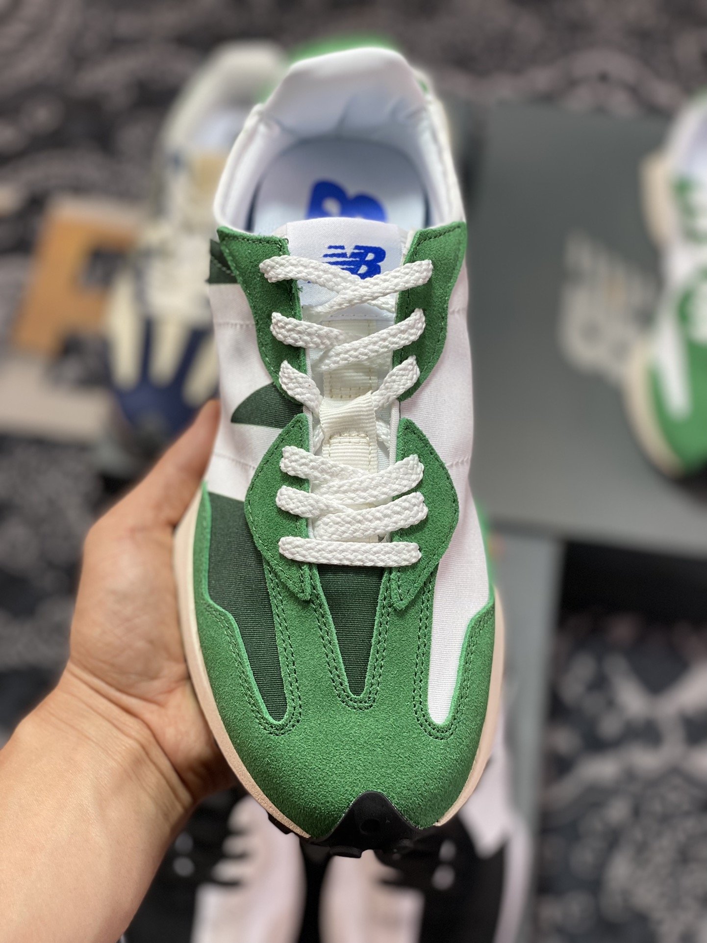 New Balance MS327 series low-top retro casual sports jogging shoes ”Yin Yang Mandarin Duck Campus Green and White” MS327LG1