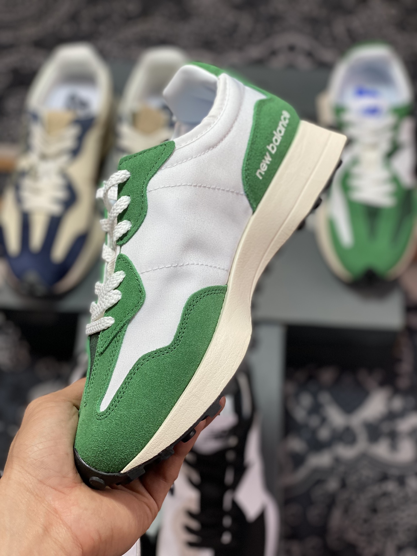 New Balance MS327 series low-top retro casual sports jogging shoes ”Yin Yang Mandarin Duck Campus Green and White” MS327LG1