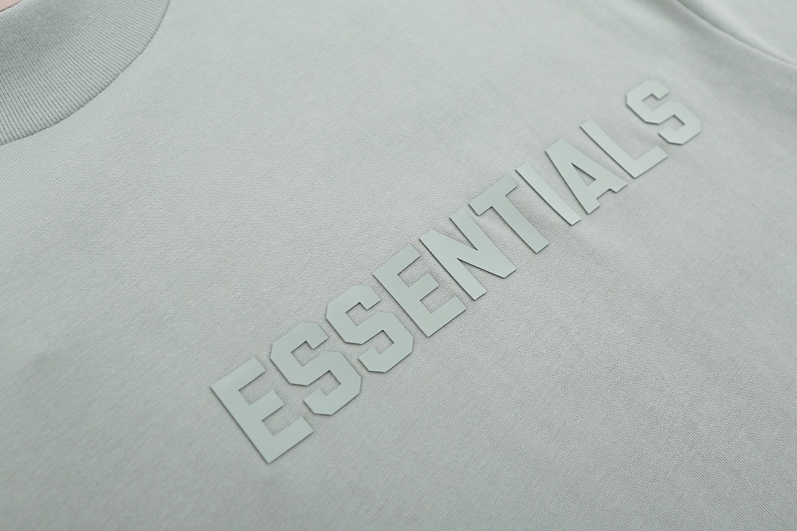 FEAR OF GOD ESSENTIALS 短袖服装 9