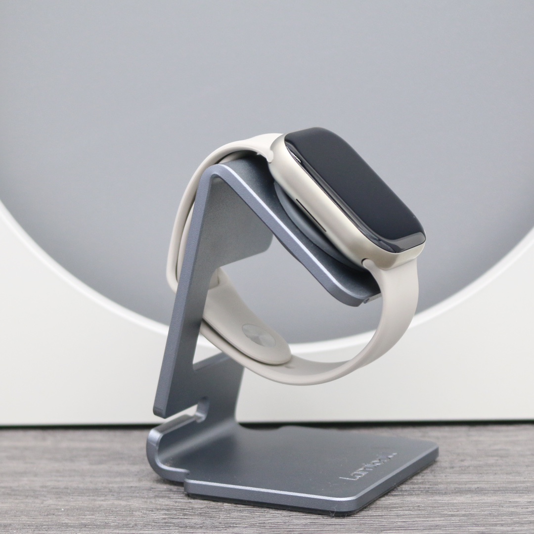 💰210
苹果Apple Watch Series9智能运动手表
原版1:1定制开模 开机带Logo
#带序列号 官网可查💯
2.02寸OLED全新3D曲面屏485*520超高清分辨率
进口芯片 操作丝滑流畅💯
主要功能:
离线支付、消息同步提醒、支持绑定微信 QQ 脸书 推特等社交二维码 心率 血压 血氧 心电图 女生生理期 体温 天气 指南针 计算器 语音助手 计步 呼吸训练 睡眠检测等超多功能……
100➕运动模式✔️
超低功耗 2-3天超长续航 无线充电🔋
#IP68级防水
#多国语言 支持贸易出口
✅兼容 iOS、Android、HarmonyOS 三种系统
配置清单:原版苹果包装➕手表➕表带➕无线充电器➕说明书
售后:屏幕膜不撕可退换 6个月内有任何质量问题可保修!
表盘尺寸:45mm
颜色:黑色 银色