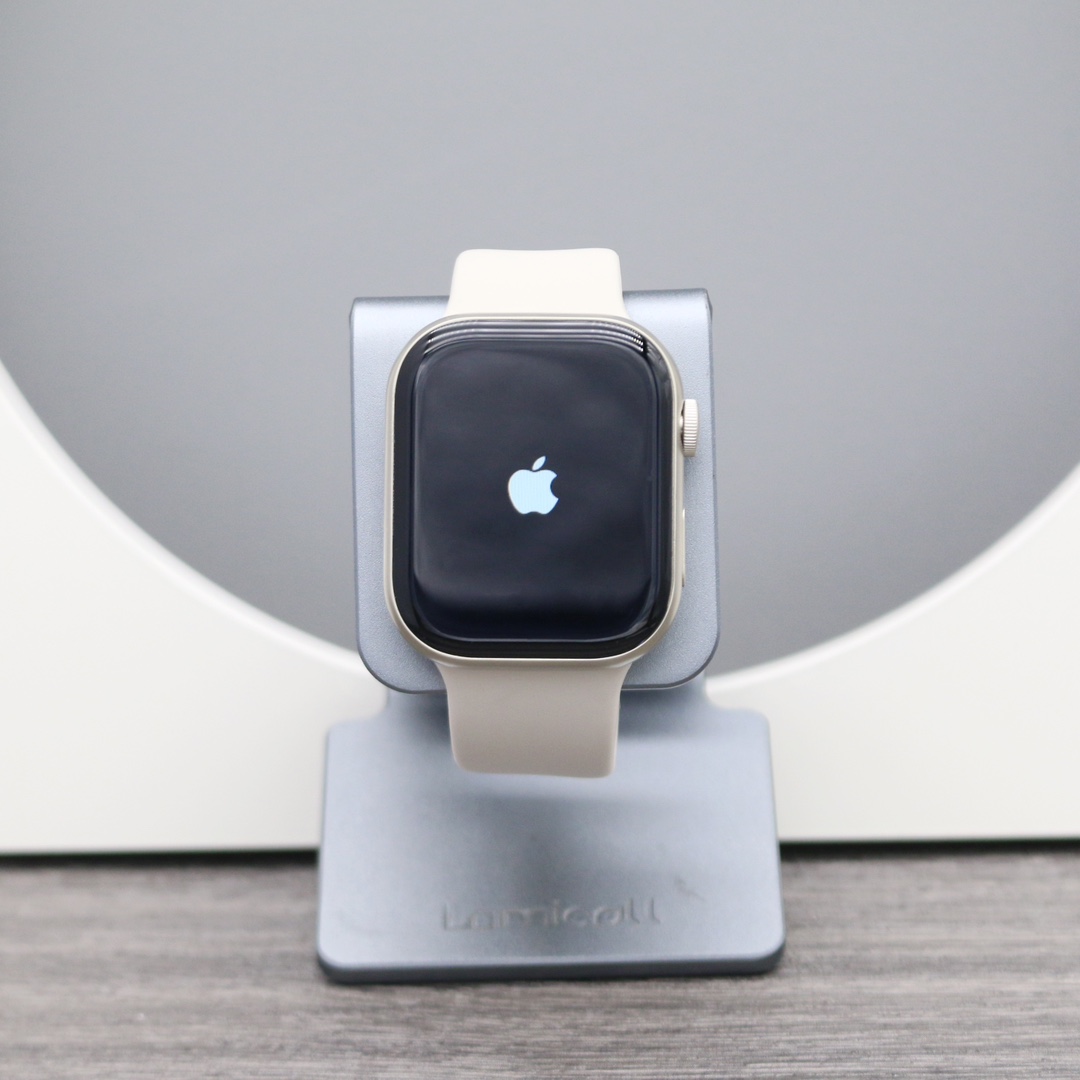 💰210
苹果Apple Watch Series9智能运动手表
原版1:1定制开模 开机带Logo
#带序列号 官网可查💯
2.02寸OLED全新3D曲面屏485*520超高清分辨率
进口芯片 操作丝滑流畅💯
主要功能:
离线支付、消息同步提醒、支持绑定微信 QQ 脸书 推特等社交二维码 心率 血压 血氧 心电图 女生生理期 体温 天气 指南针 计算器 语音助手 计步 呼吸训练 睡眠检测等超多功能……
100➕运动模式✔️
超低功耗 2-3天超长续航 无线充电🔋
#IP68级防水
#多国语言 支持贸易出口
✅兼容 iOS、Android、HarmonyOS 三种系统
配置清单:原版苹果包装➕手表➕表带➕无线充电器➕说明书
售后:屏幕膜不撕可退换 6个月内有任何质量问题可保修!
表盘尺寸:45mm
颜色:黑色 银色