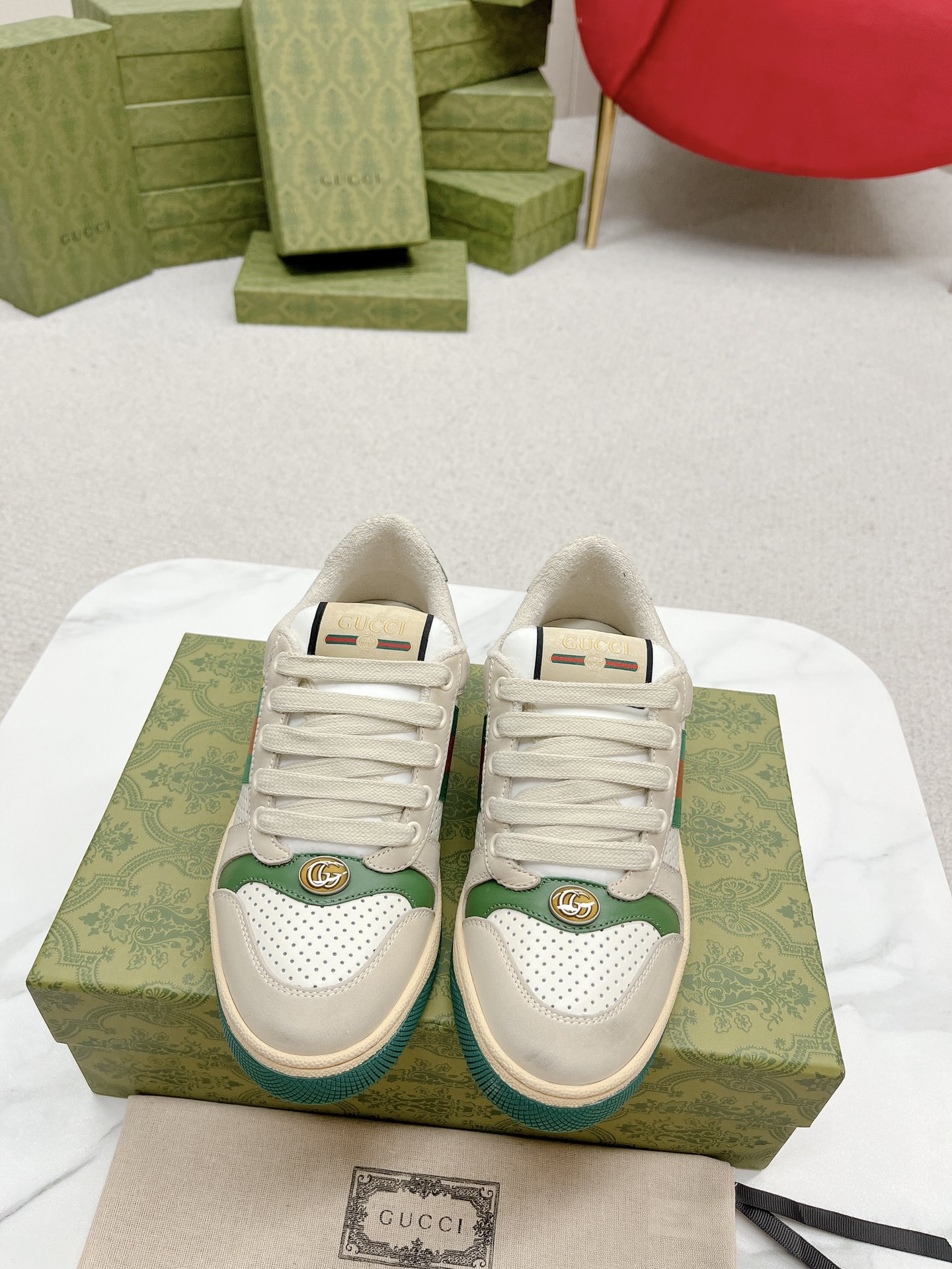 NO:166986,Female, Male Gucci———— Purchase version GG series of old dirty shoes - hot products are coming!  Nine out of ten to ten, you must get the money in stock!  Spot goods!  Spot goods!  New colors are added - the ultimate version of the market!  Buy the original version to develop... Fabric Material, Outsole, Compare the details at will!  Open molded Swarovski is a one-to-one replica diamond chain... Metal cherry pendant... Metal double G crystal cylindrical mark... Gucci original customized narrow webbing... Super flash series - flash diamond chain. Cherry decoration can be detached, one to two, and it highlights personality. Exclusive colored cowhide fabric. Handmade and old is very textured and has a sense of high-end!  The workmanship details can be reflected, and no one line is missing. The original towel cloth is delicate, soft, more comfortable and breathable, private molded steel stamped two-color original TPU sole (the lower layer is wide, the upper layer is narrow) matching packaging size women 35-40 men 39-44 (female 41 men 45 customized), casual shoes/sports shoes, gucci, swarovski, sneakers, cowhide19860909女 男 Gucci————代购版本 GG系列做旧小脏鞋-爆款来袭！ 十转九卖必上款 现货！现货！现货！新色加推-市场终极版本！ 购原版开发….面料 材质 大底 细节任意对比！ 开模施华洛世奇一比一精复刻水钻链.....金属樱桃吊坠……金属双G水晶圆柱形标……Gucci原版定制窄织带…… 超闪系列—闪钻链.樱桃装饰可拆卸,一变二任意搭配,彰扬个性 专属擦色牛皮面料.手工做旧非常有质感,自带高级感！ 做工细节图可体现,不放过一条线. 原版毛巾布里细腻柔软更舒适透气,私模钢印双色原版TPU大底(下层宽,上层窄) 配套包装 码数女35-40 男39-44（女41 男45 定制）,休闲鞋/运动鞋,gucci,swarovski,sneakers,cowhide,Women's Shoes