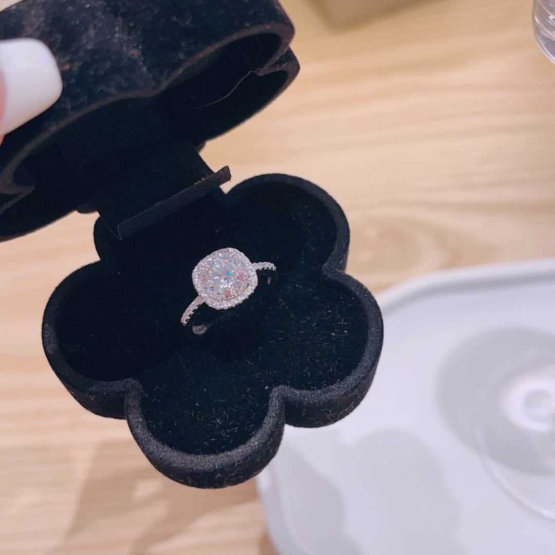 925 Silver Moissanite Ring Playful Engagement Gold