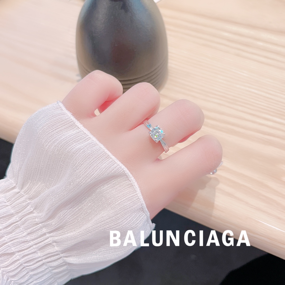 Low Allergy Silver Moissanite Ring Fresh Party Silver