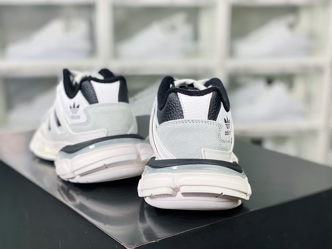 450 Balenciaga Triple S Low-Top Sneaker”Black/White”时装球鞋“皮革黑白三杠”712764 W2FW1 1004