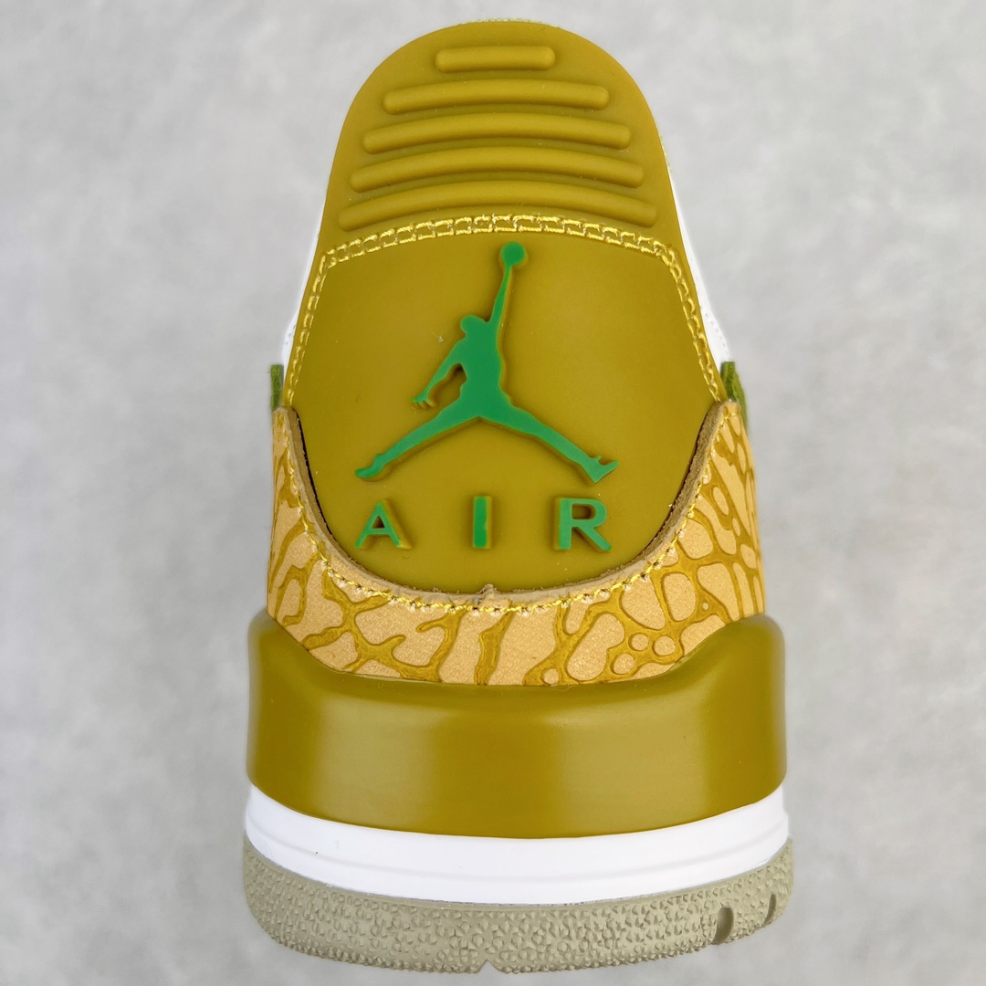 图片[8]-💰220 ＃KZ神版 Air Jordan Legacy AJ312 Low 低帮复古篮球鞋 白橄榄绿 DX9260-001 市场最强独一档产物 全套原纸板楦头开发 原厂大底磨具加持立体防滑纹理 原档数据后跟TPU子母扣魔术贴 原装可视Air Sole气垫 原汁原味最完美的312代版型 唯一正确鞋头趴度弧度高度鞋身腰线 进口港宝加持 后跟自然饱满 全鞋荧光划线卡点 追求极致完美 每一双都是工艺品 多重QC质检 超越公司货的品控标准 实实在在的免检产品 鞋身采用了皮革材质打造 横跨鞋面的魔术贴十分吸睛 侧面的Swoosh Logo的一部分被鞋面遮挡了一部分 颇具玩味 魔术贴上标有NK标识 而鞋舌上是Jordan的经典红色飞翼Logo 后跟和鞋底均采用了AJ3的设计 后跟上同样也使用了经典的爆裂纹图案 SIZE：36 36.5 37.5 38 38.5 39 40 40.5 41 42 42.5 43 44 44.5 45 46 47.5 编码：by2936090-运动鞋