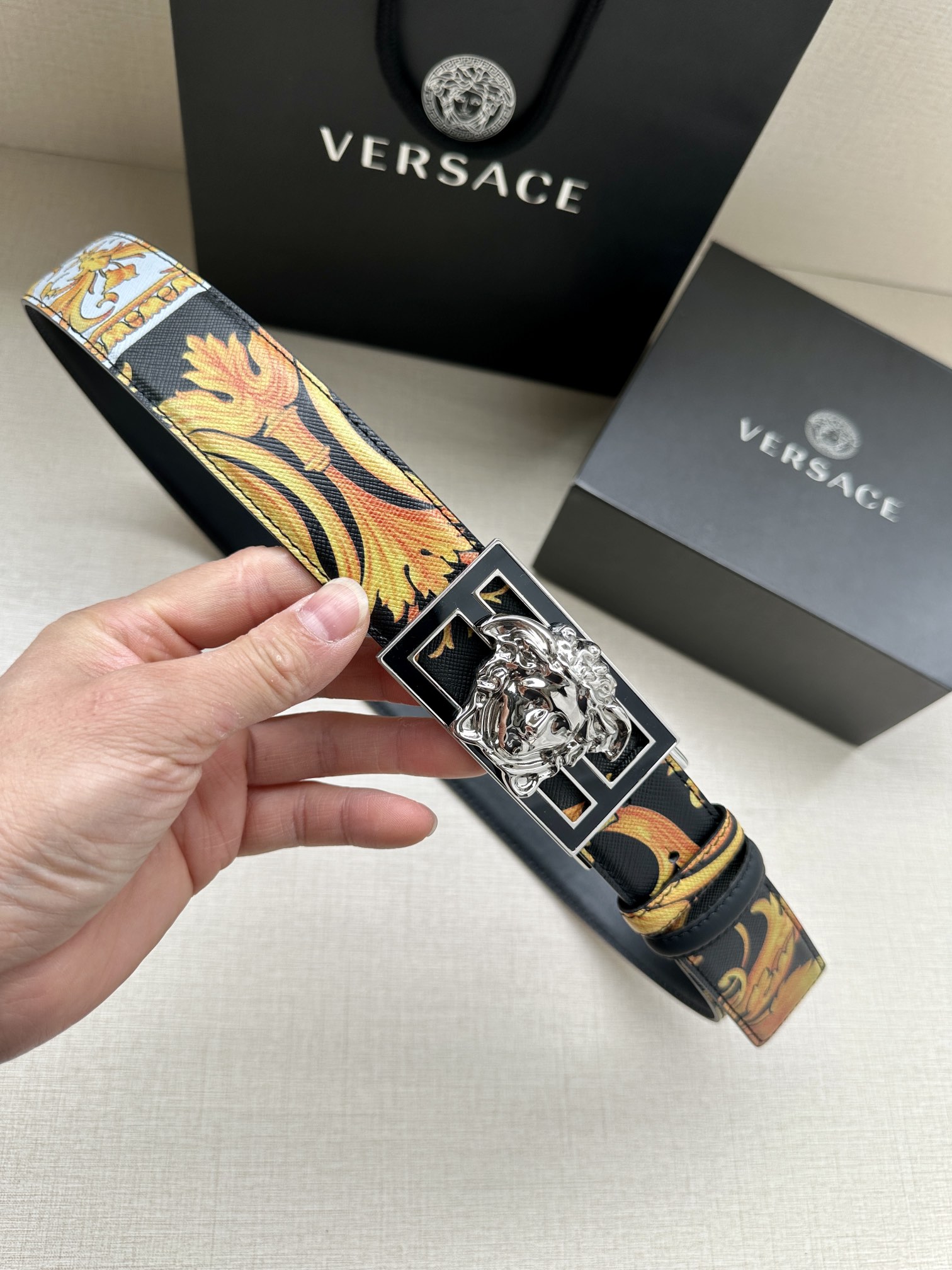 宽度3.8cmVERSACE/FENDI标志造型宽皮带联名钉扣/旋转式美人头扣范思哲原版进3D打印花绘印