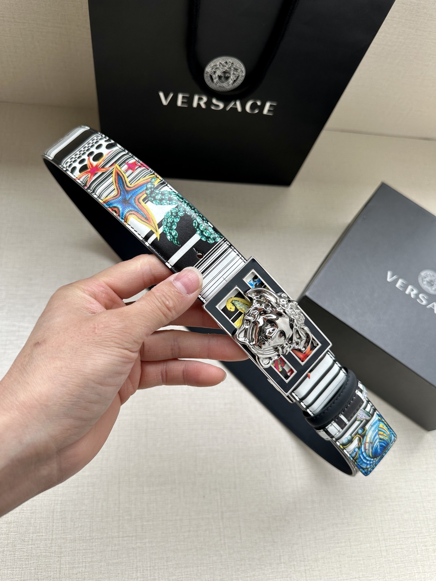 宽度3.8cmVERSACE/FENDI标志造型宽皮带联名钉扣/旋转式美人头扣范思哲原版进3D打印花绘印