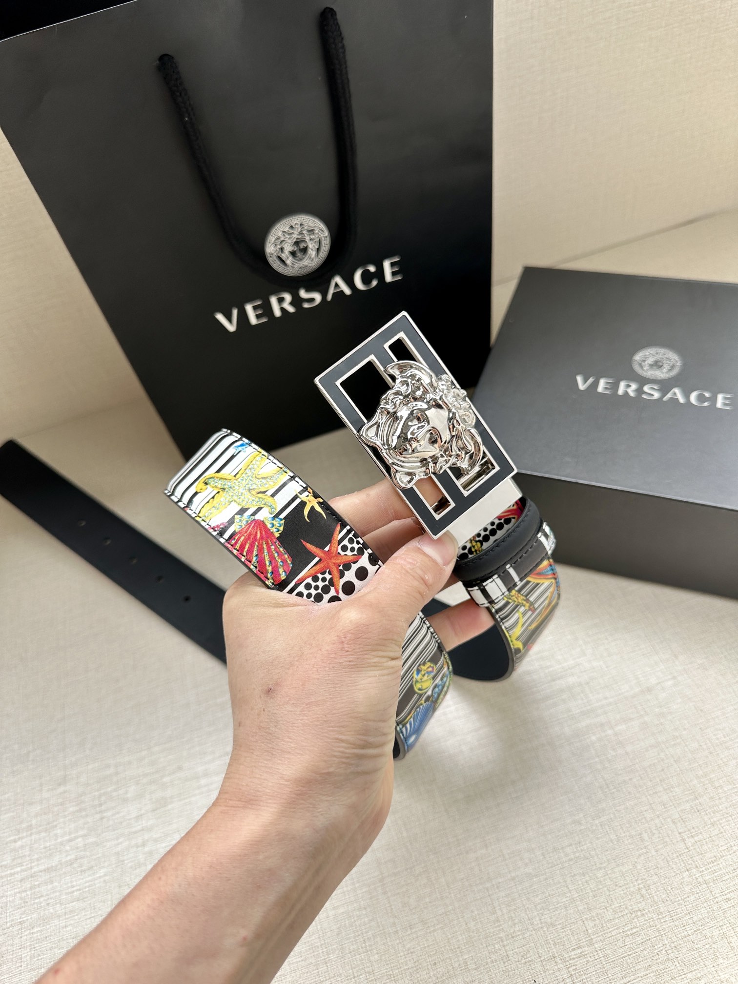 宽度3.8cmVERSACE/FENDI标志造型宽皮带联名钉扣/旋转式美人头扣范思哲原版进3D打印花绘印