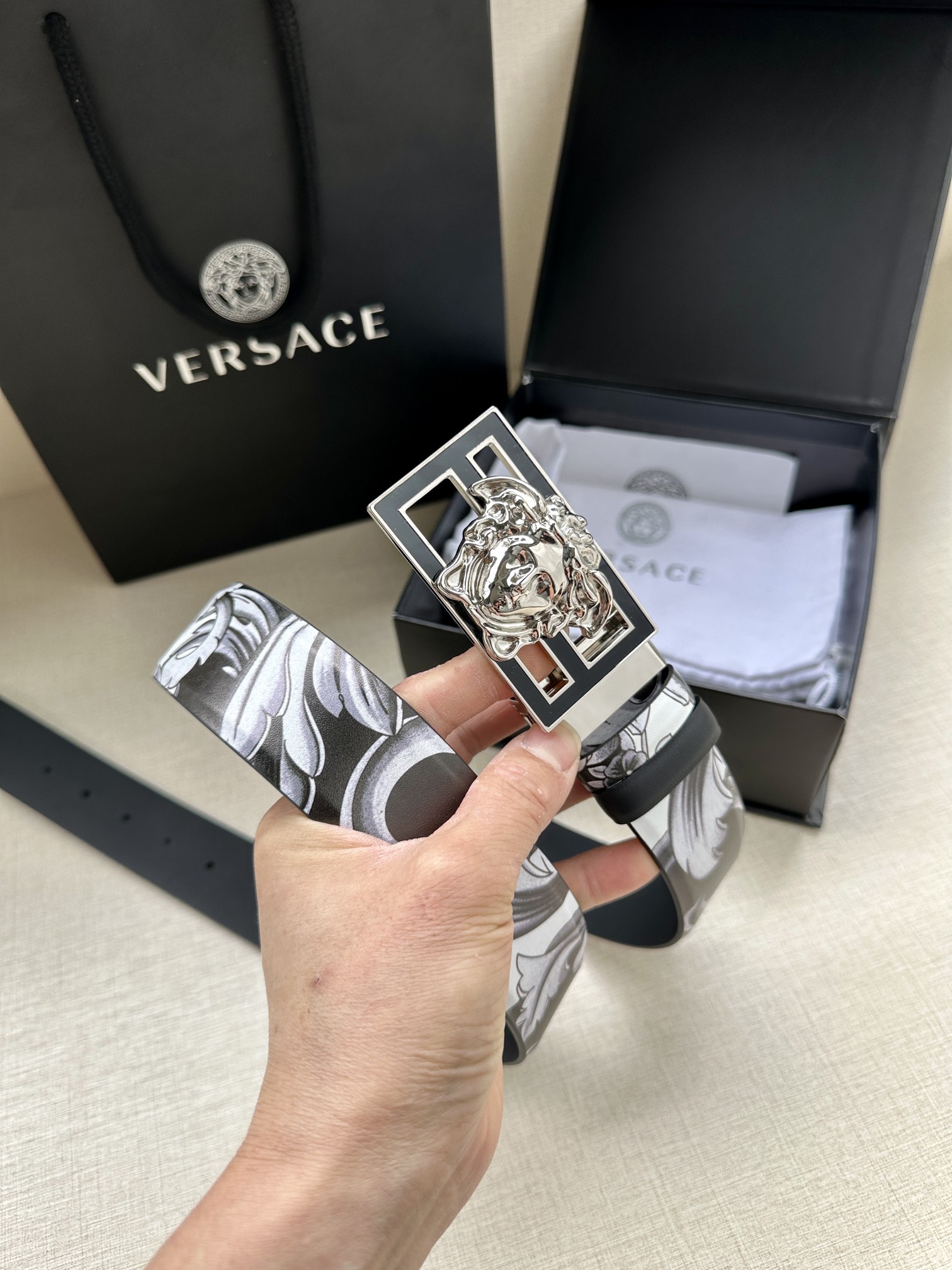 宽度3.8cmVERSACE/FENDI标志造型宽皮带联名钉扣/旋转式美人头扣范思哲原版进3D打印花绘印