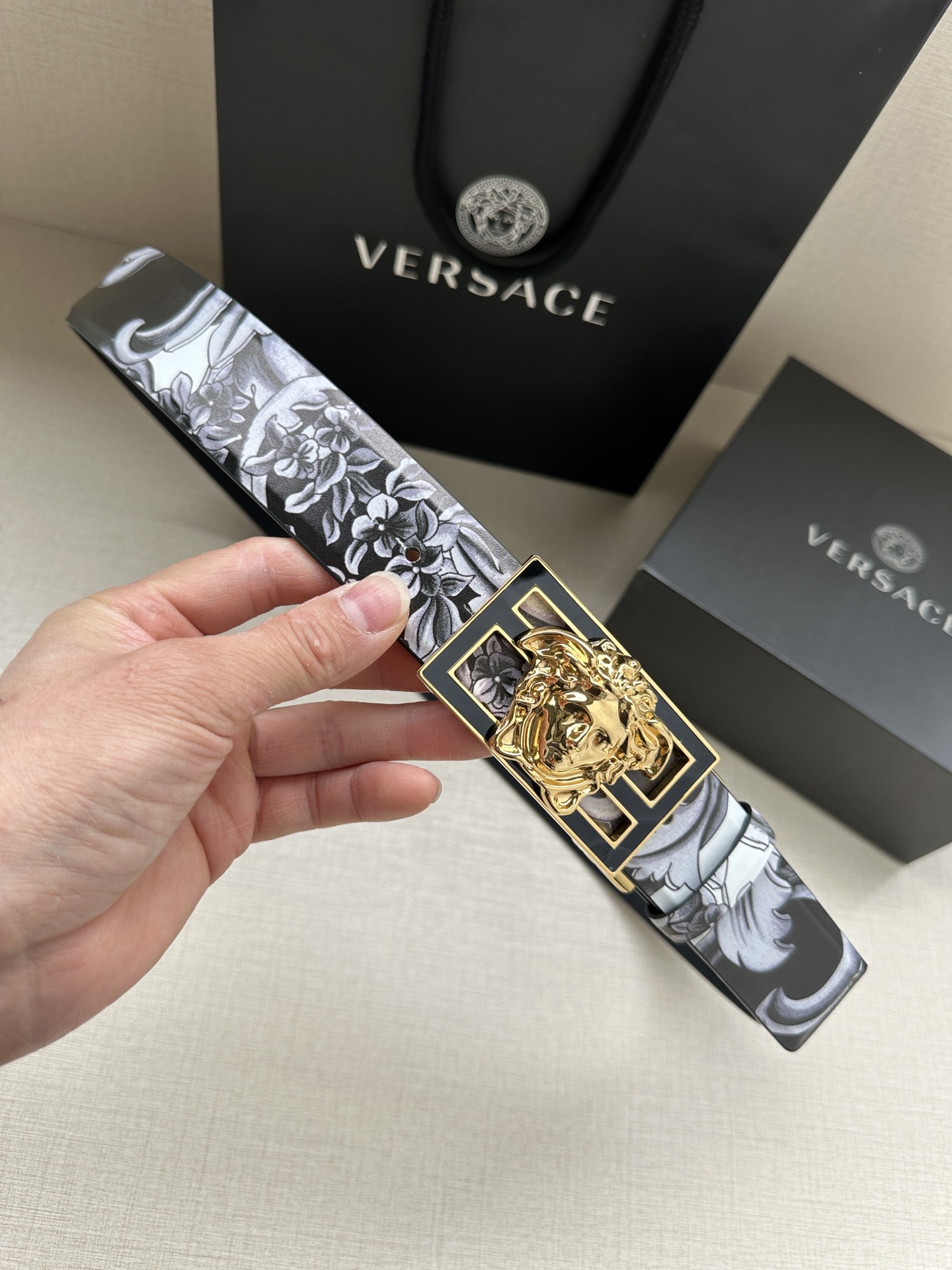 宽度3.8cmVERSACE/FENDI标志造型宽皮带联名钉扣/旋转式美人头扣范思哲原版进3D打印花绘印