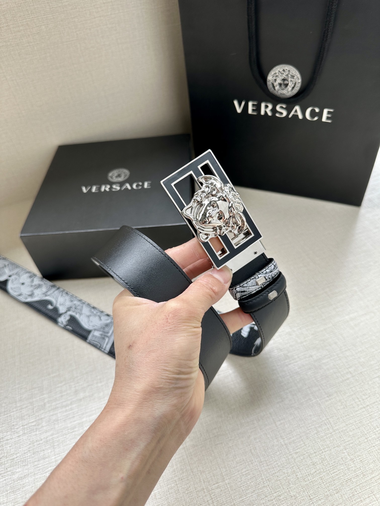 宽度3.8cmVERSACE/FENDI标志造型宽皮带联名钉扣/旋转式美人头扣范思哲原版进3D打印花绘印