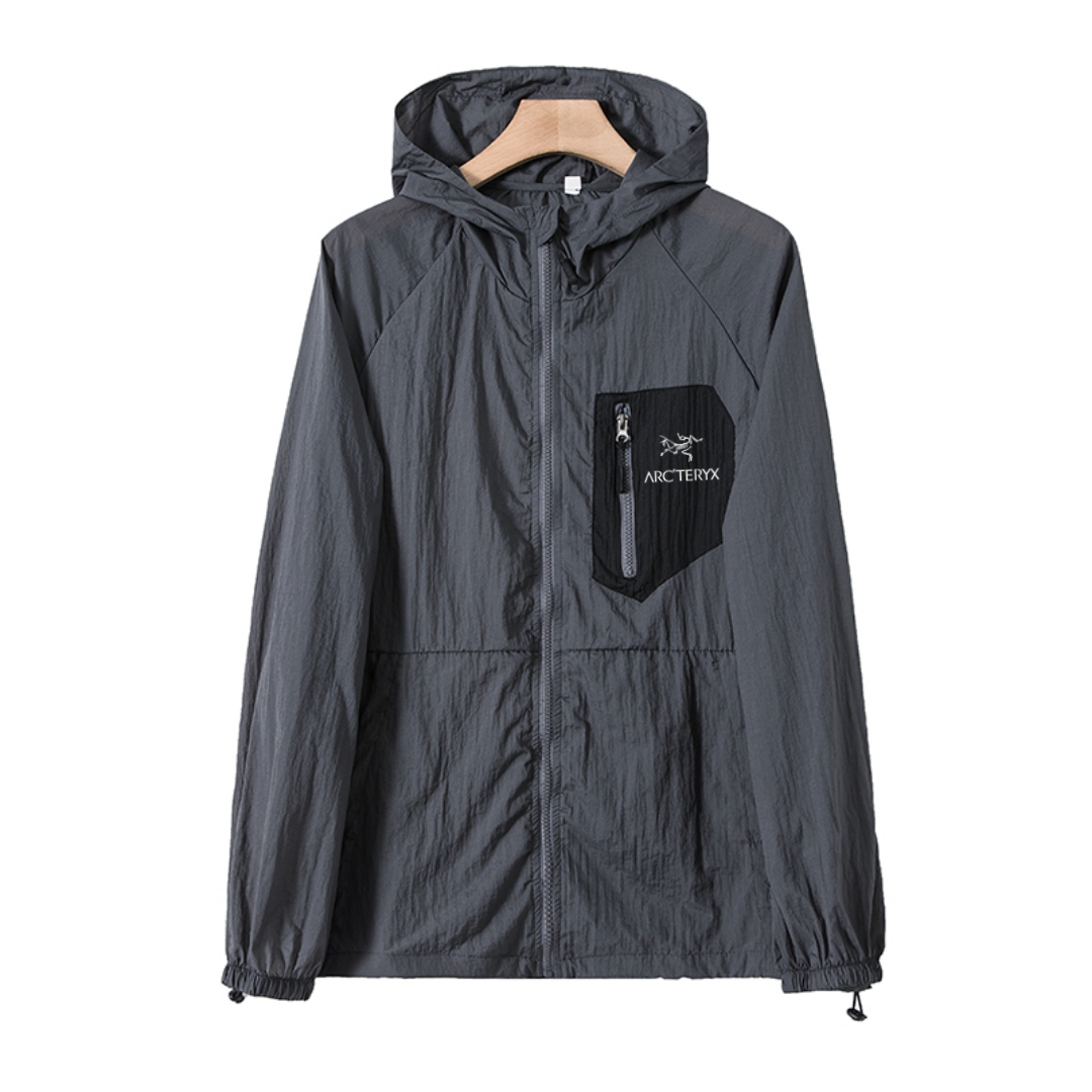 💰110
Arcteryx/始祖鸟新款尼龙皱多色轻薄男女同款皮肤衣/防晒衣
又是一批高级货
一批高订版始祖鸟全天候防晒皮肤战衣,直接给大家伙介绍面料。主要成份为鸟家专用防晒衣科技面料,防晒面料配比让衣服更加柔软,亲肤。较高科技性让衣服不易变形穿着舒服,运动起来也更加自在。黑科技材质让你这个夏天不再惧怕阳光。
面料穿上去亲肤不粘身,犹如婴儿般肌肤细腻舒适此面料除了拥有优秀的透气性,面料还具有出色的导水快干特征,和黑科技版的斜阳防晒。
功能性防晒衣,可用于外套或者防晒,内里拼缝全部采用包边工艺处理
立体高温压烫鸟家logo标识
轻薄,透气性好防晒
下摆和袖口包边设计,有效防灌风
整件衣服采用人体学设计剪裁,宽松,舒适柔软,百搭,让你轻松驾驭各种场合。
健身,户外或是日常穿着都非常舒适
颜色深灰 棕色 绿色 白色
尺码M-2XL
胸围 衣长 连肩袖长 适合体重
M 120 69 75 100-125
L 124 71 77 125-155
XL 128 73 79 155-185
XXL 132 75 81 185-210