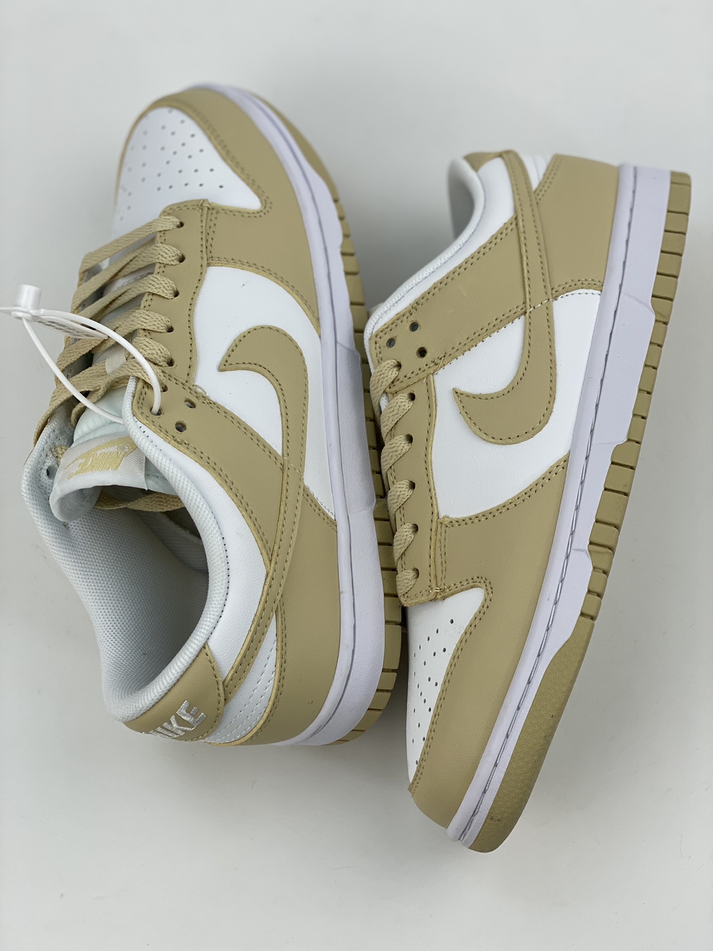 200 NIKE SB Dunk Low 燕麦米黄 DV0833-100