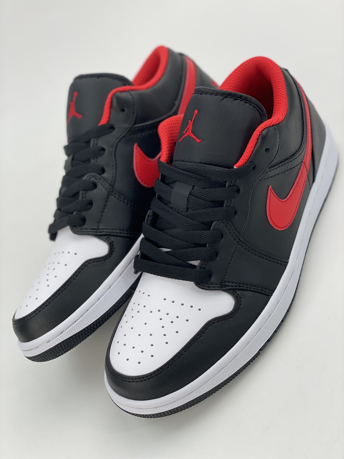 200 Air Jordan 1 Low 黑白红 AJ1乔1低帮休闲板鞋 553558-063