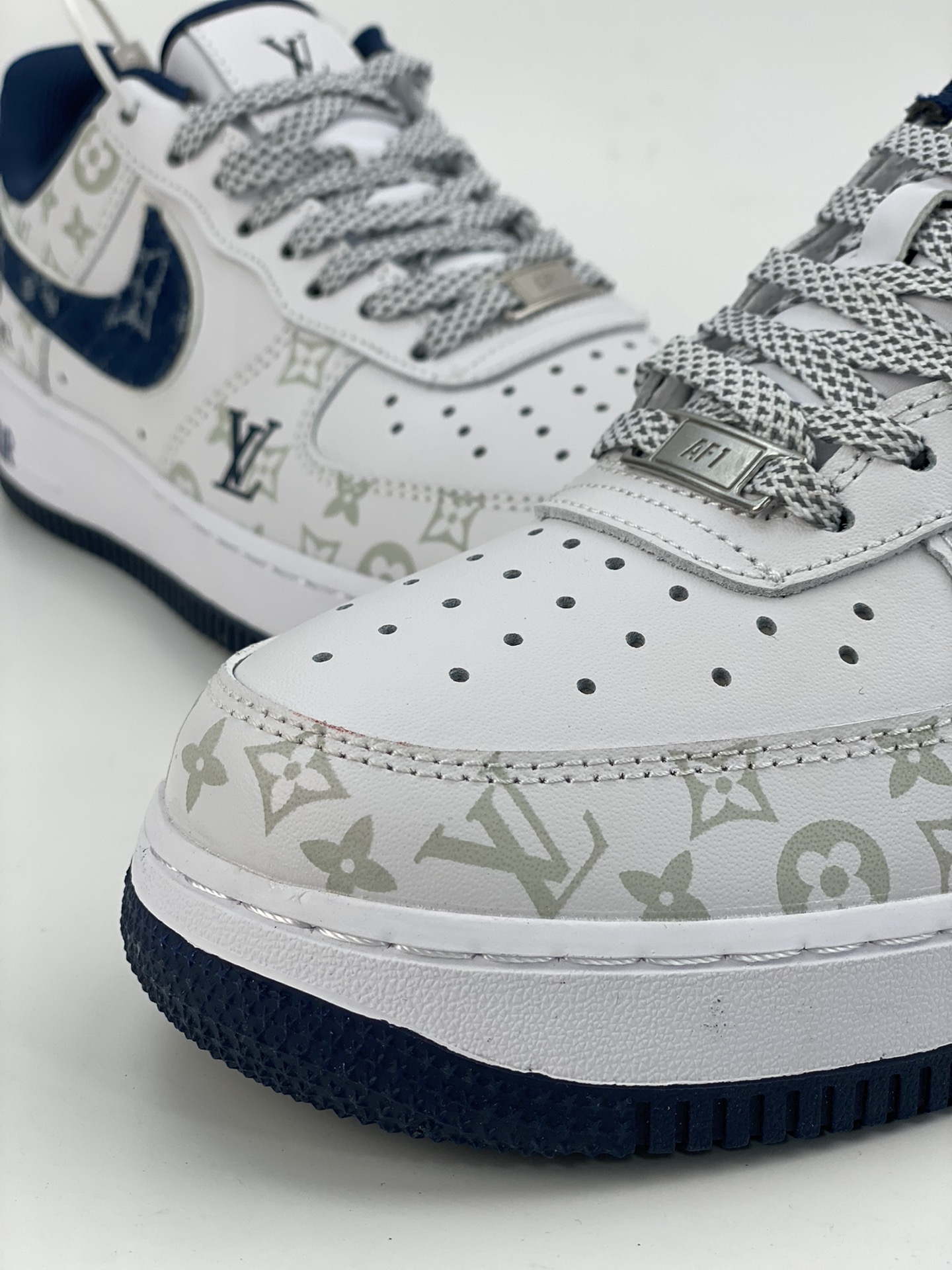 220 Nike Air Force 1 Low 07 LV联名 DR9868-600