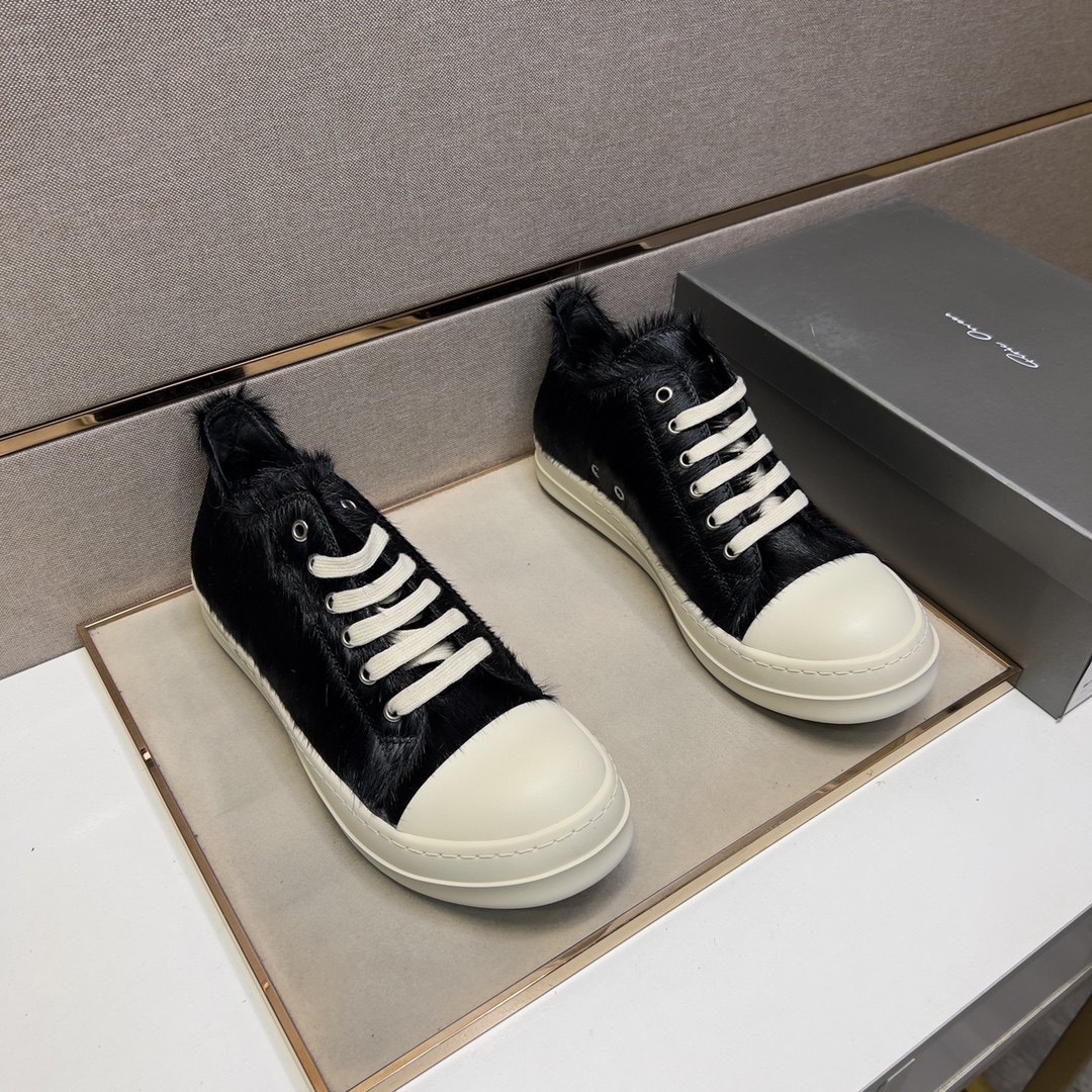 NO:898158,[Owens RO～] Casual shoes for couples 2026z cabinet simultaneous sale Size: 35-47# 1 color upper is made of cowhide stitched with genuine leather lining, comfortable and breathable, original sole is comfortable and wear-resistant, the real thing is better when photographed in person,,cowhide19860909【欧文斯RO～】情侣装休闲鞋 2026z柜同步发售 码数:35-47# 1个颜色鞋面选用牛皮拼接真皮内里,舒适透气,鞋底原版舒适耐磨大底,实物拍摄实物更赞,,cowhide,Men's shoes
