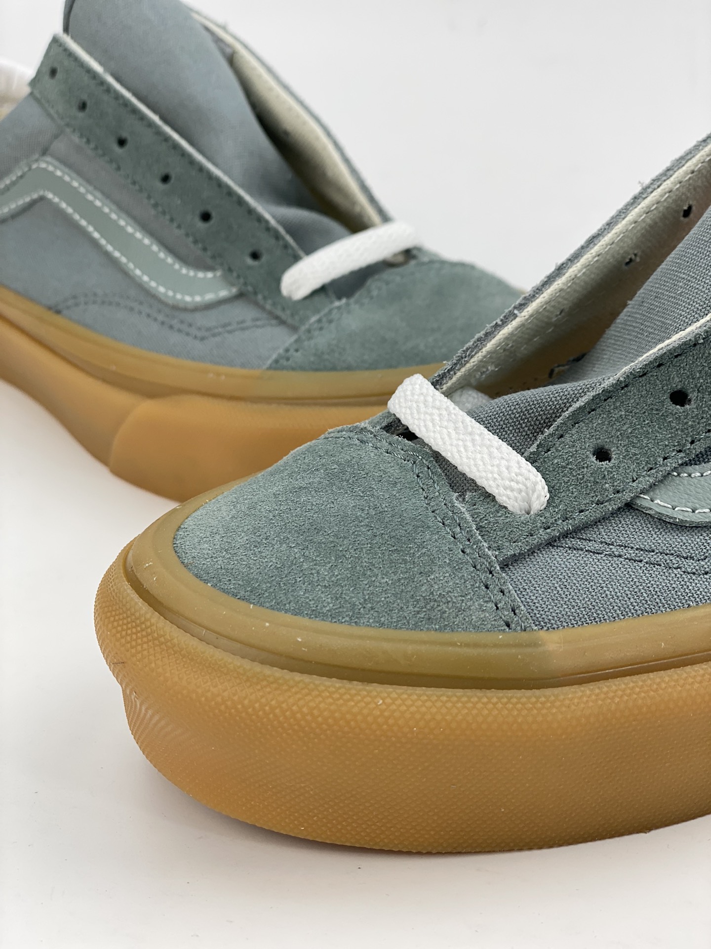 Vans style 36 raw rubber small head haze blue