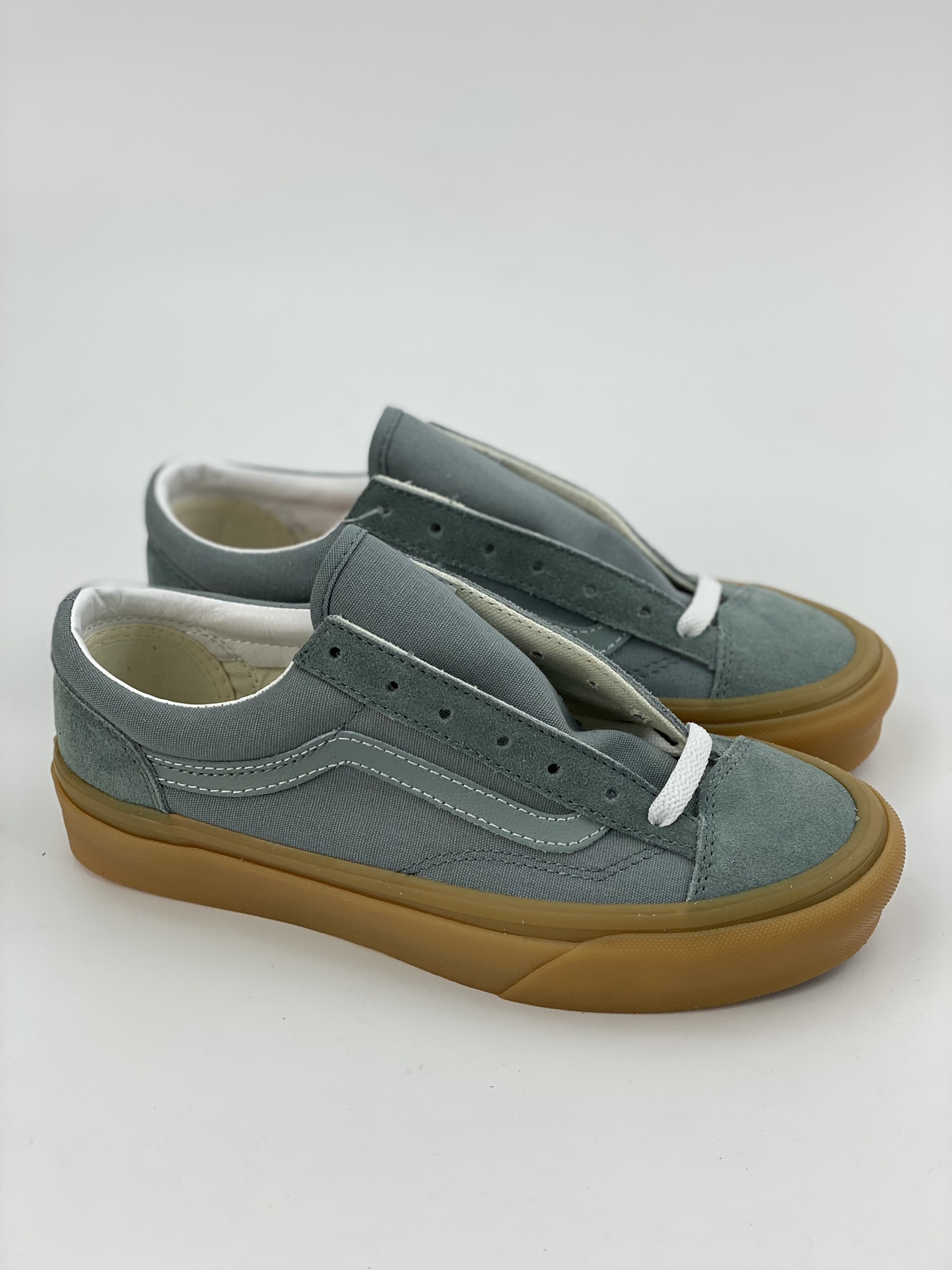 Vans style 36 raw rubber small head haze blue