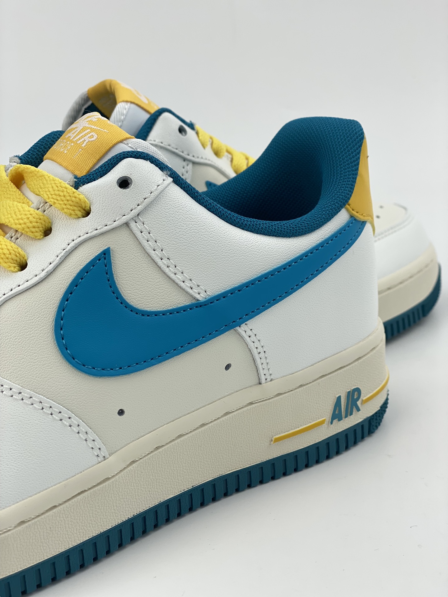 200 Nike Air Force 1 Low 07 白蓝黄 CW3380-203