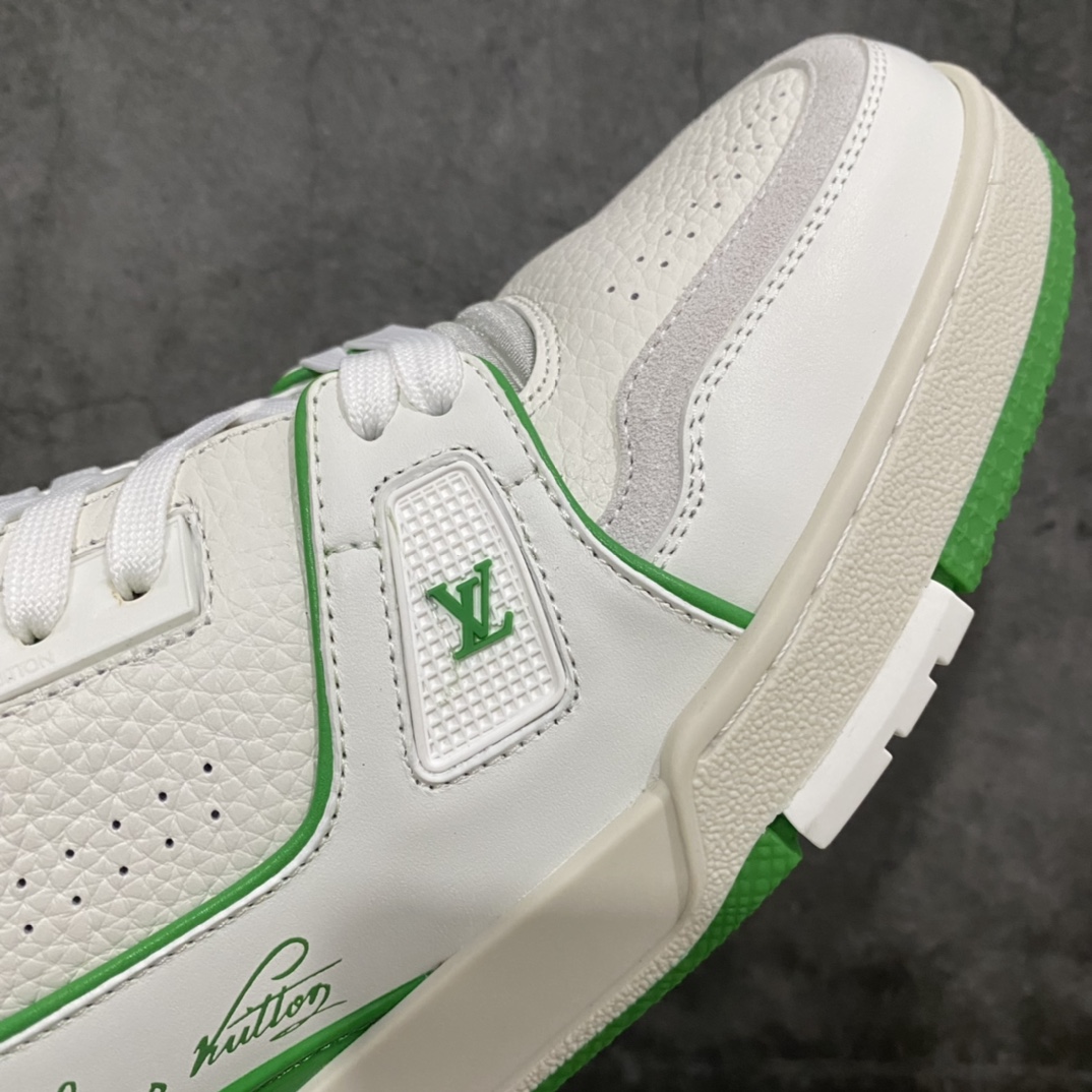 LV Trainer series high-end sports shoes super handsome white and green new