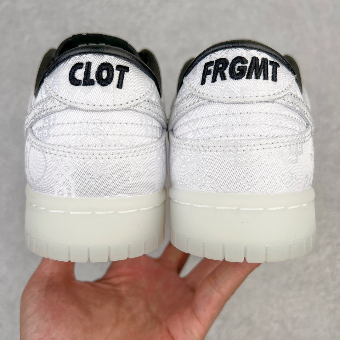 图片[4]-零售💰420 ＃M纯原 Clot x Fragment x NK Dunk Low 藤原浩三方联名白丝绸 货号：FN0315-110 圈内最强 零售首选 独家原厂航空铝磨具打磨大底 鞋头坡度极致还原 原盒原配 圈内天花板工艺 原厂冲刀 超高清洁度 全鞋零毛边皮料切割 全套原楦原模倾力打造完美版型 采用原厂百宏鞋带以及原厂百宏织唛舌标 内标可供原厂几率过验 原厂中底布白色点胶 原厂中底布拉帮走线遵循公司‼️SIZE：36 36.5 37.5 38 38.5 39 40 40.5 41 42 42.5 43 44 45 46 47.5 编码：by4936020-运动鞋