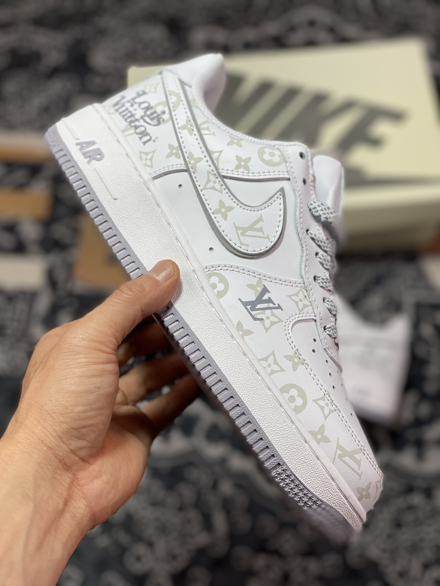 Louis Vuitton x Nike Air Force 1 07 LV8