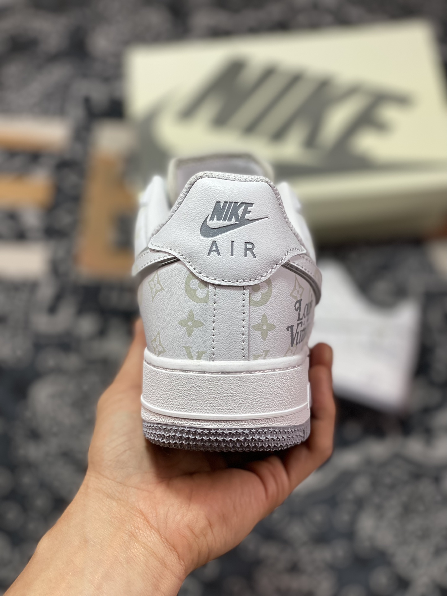 Louis Vuitton x Nike Air Force 1 07 LV8