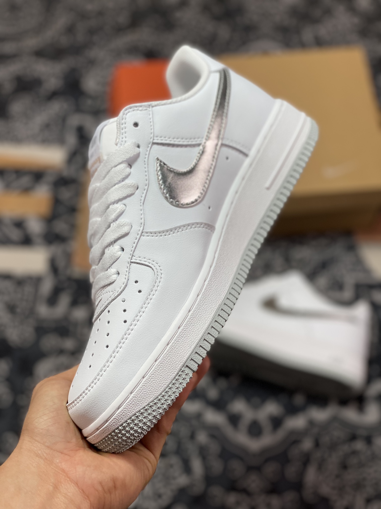 Nike Air Force 1'07 Low ”Metallic Silver” Air Force One classic low-top sneakers ”Anniversary Edition White Metallic Silver Hook” DZ6755-100