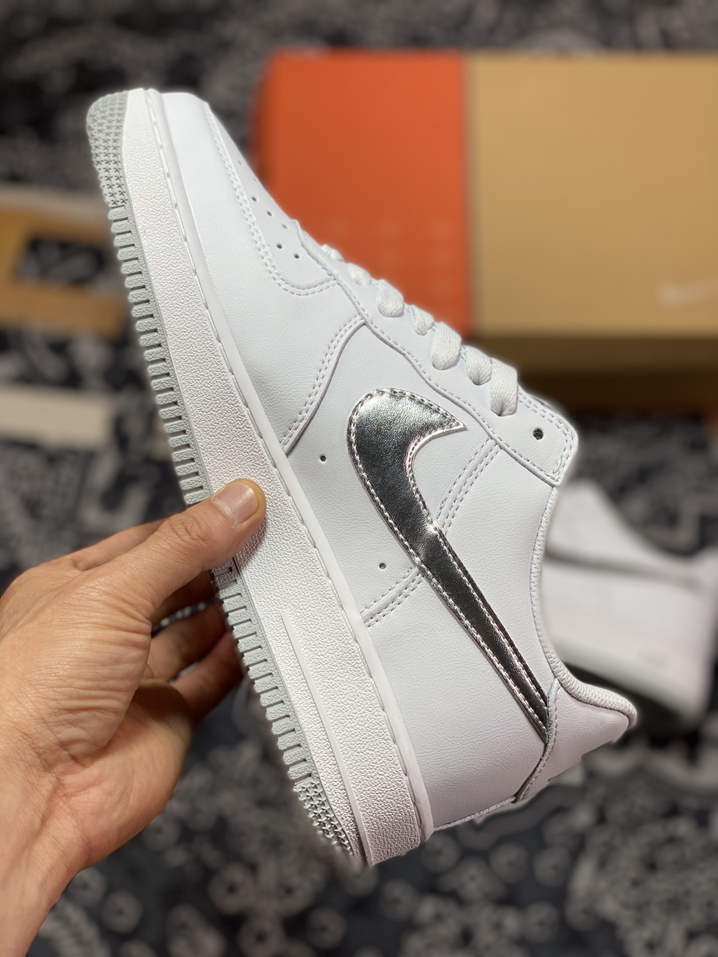 Nike Air Force 1'07 Low ”Metallic Silver” Air Force One classic low-top sneakers ”Anniversary Edition White Metallic Silver Hook” DZ6755-100