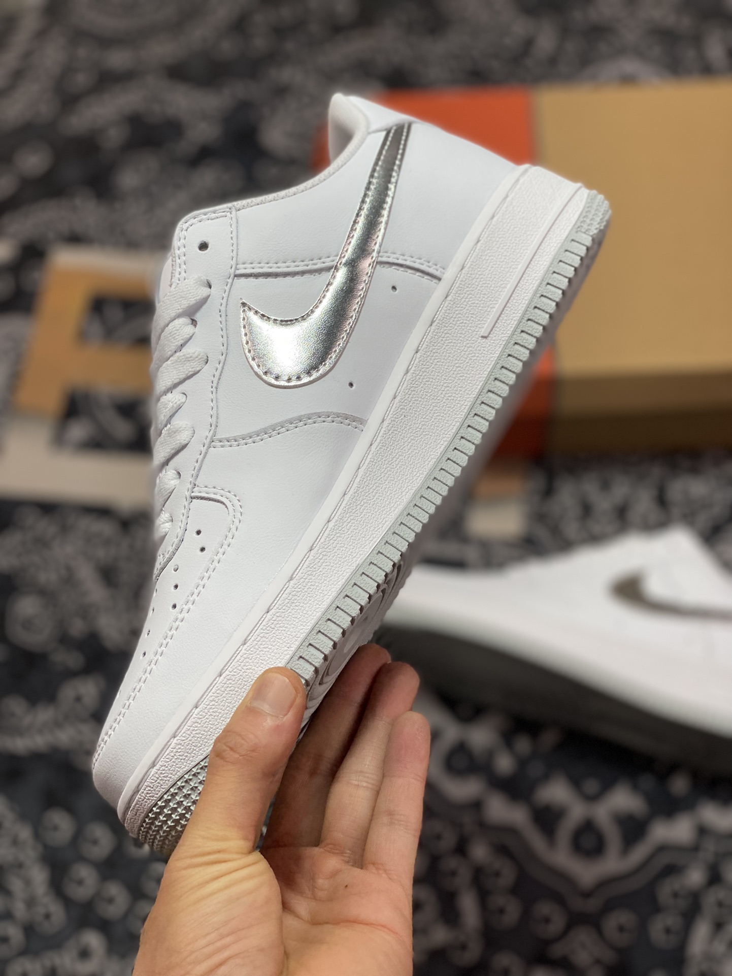 Nike Air Force 1'07 Low ”Metallic Silver” Air Force One classic low-top sneakers ”Anniversary Edition White Metallic Silver Hook” DZ6755-100