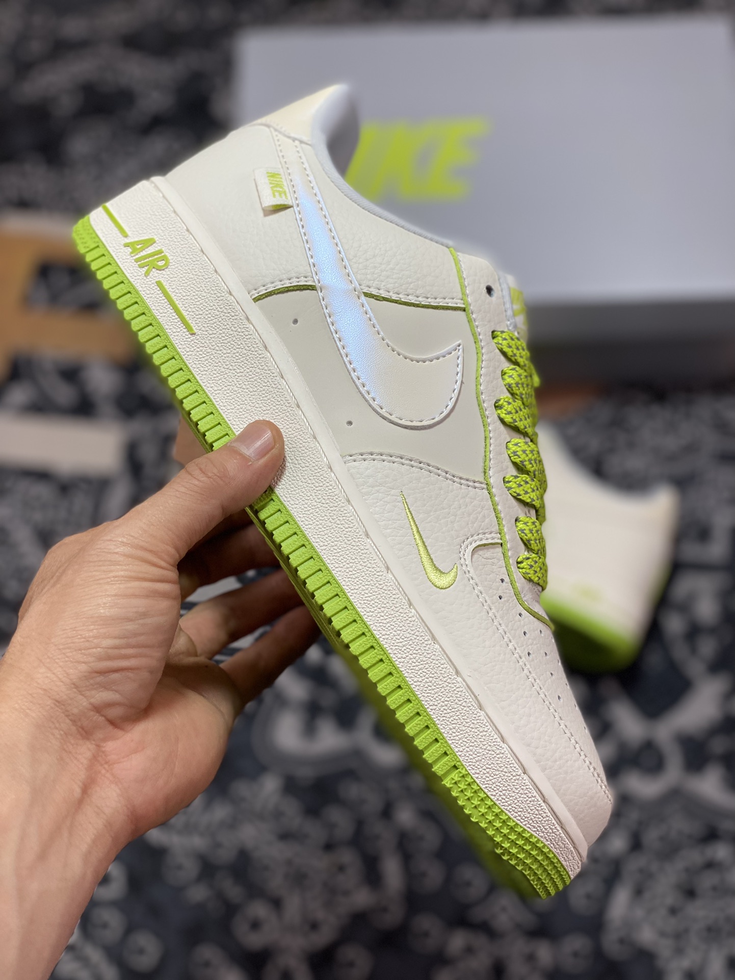 Nike Air Force 1 '07 Low QS ”Sail White/Apple Green Swoosh” Air Force One Sneakers ”Leather Beige Apple Green Small Swoosh” DD9915-699