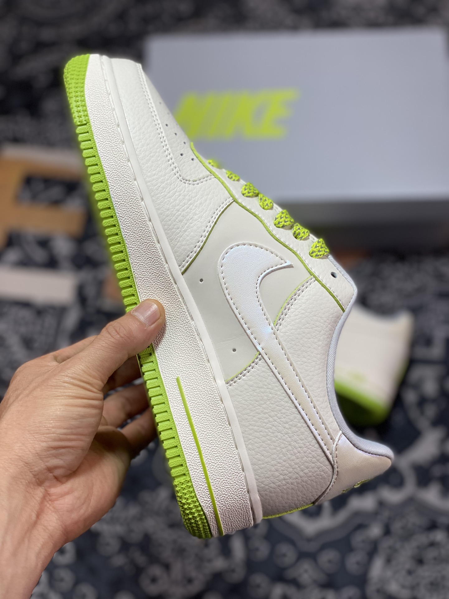 Nike Air Force 1 '07 Low QS ”Sail White/Apple Green Swoosh” Air Force One Sneakers ”Leather Beige Apple Green Small Swoosh” DD9915-699